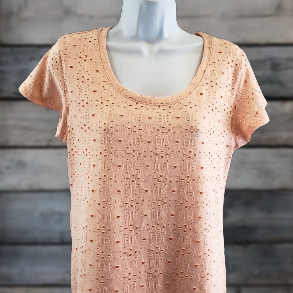 Isaac Mizrahi Isaac Mizrahi Live Womens Blouse Sz 2XS Flutter Sleeve Eyelet Knit Top Peach Scoop Neck Orange Eyelet Knit Blouse 2XS Womens Isaac Mizrahi Live Size XXS / US 00 / IT 34 - 1 Thumbnail