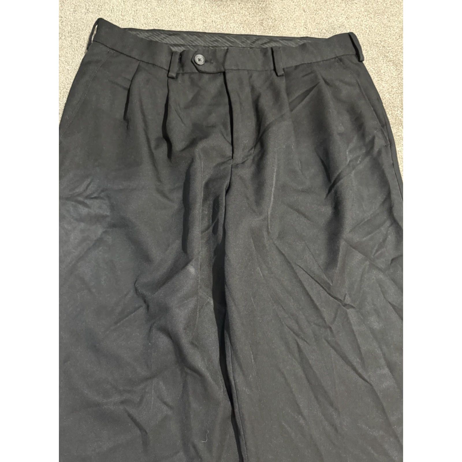 Izod VINTAGE IZOD Chino Pants Shirt Men’s 34x30 Black Solid Cotton No-Iron Cuffed Pleated 5-Pocket EUC Mens Size US 34 / EU 50 - 2 Thumbnail