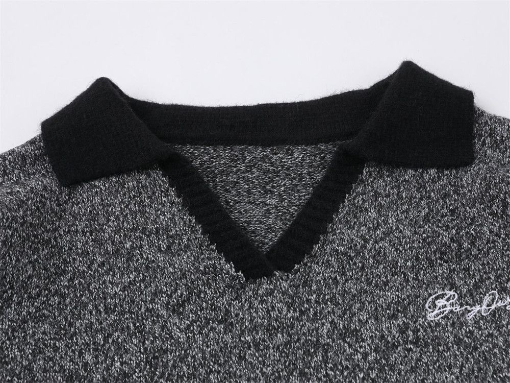 Vintage Men's loose casual V-neck contrast lapel sweater Size US M / EU 48-50 / 2 - 3 Thumbnail