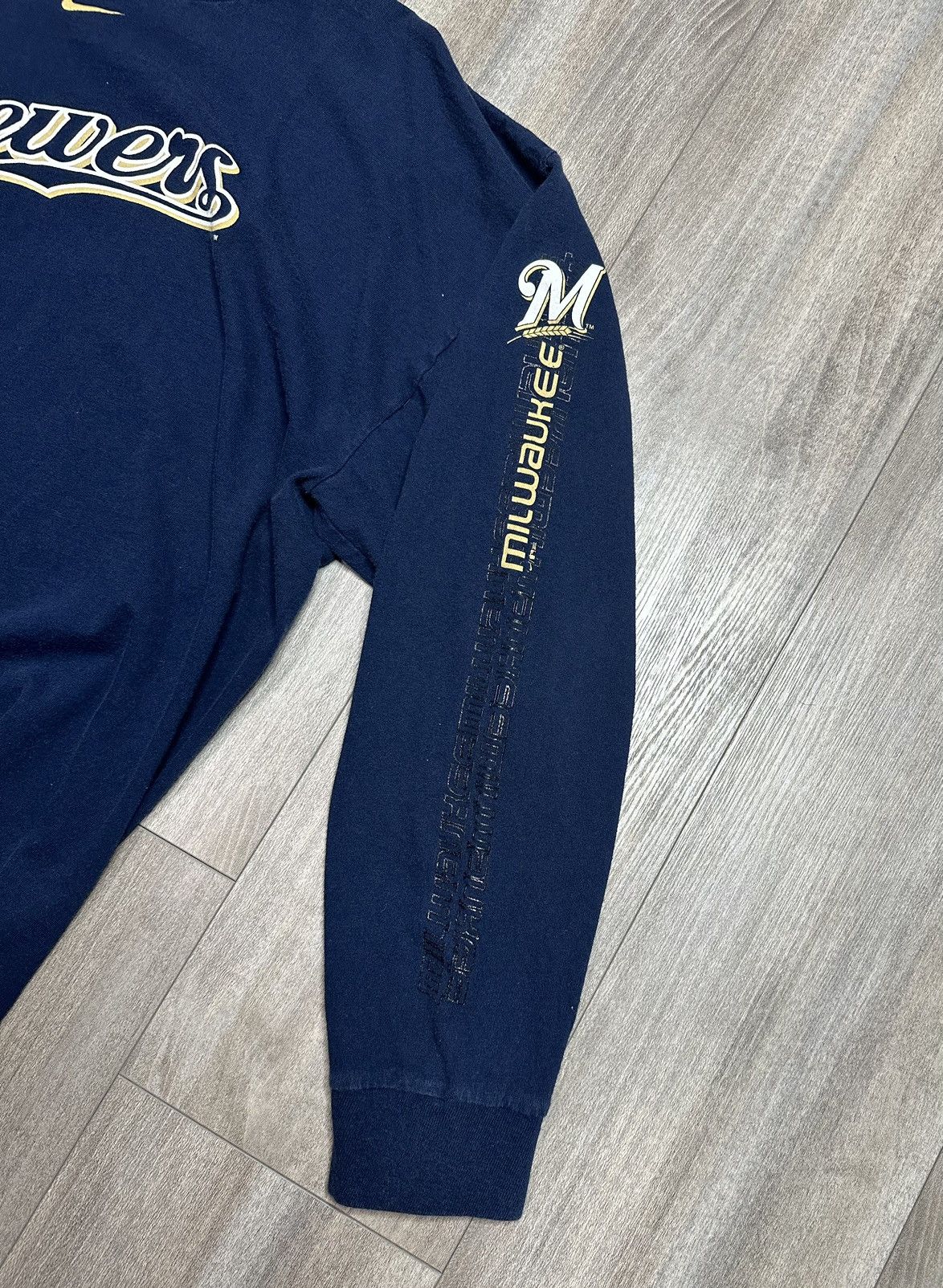 Nike Vintage Y2K Nike Milwaukee Brewers Center Swoosh Tee Size US XL / EU 56 / 4 - 3 Thumbnail