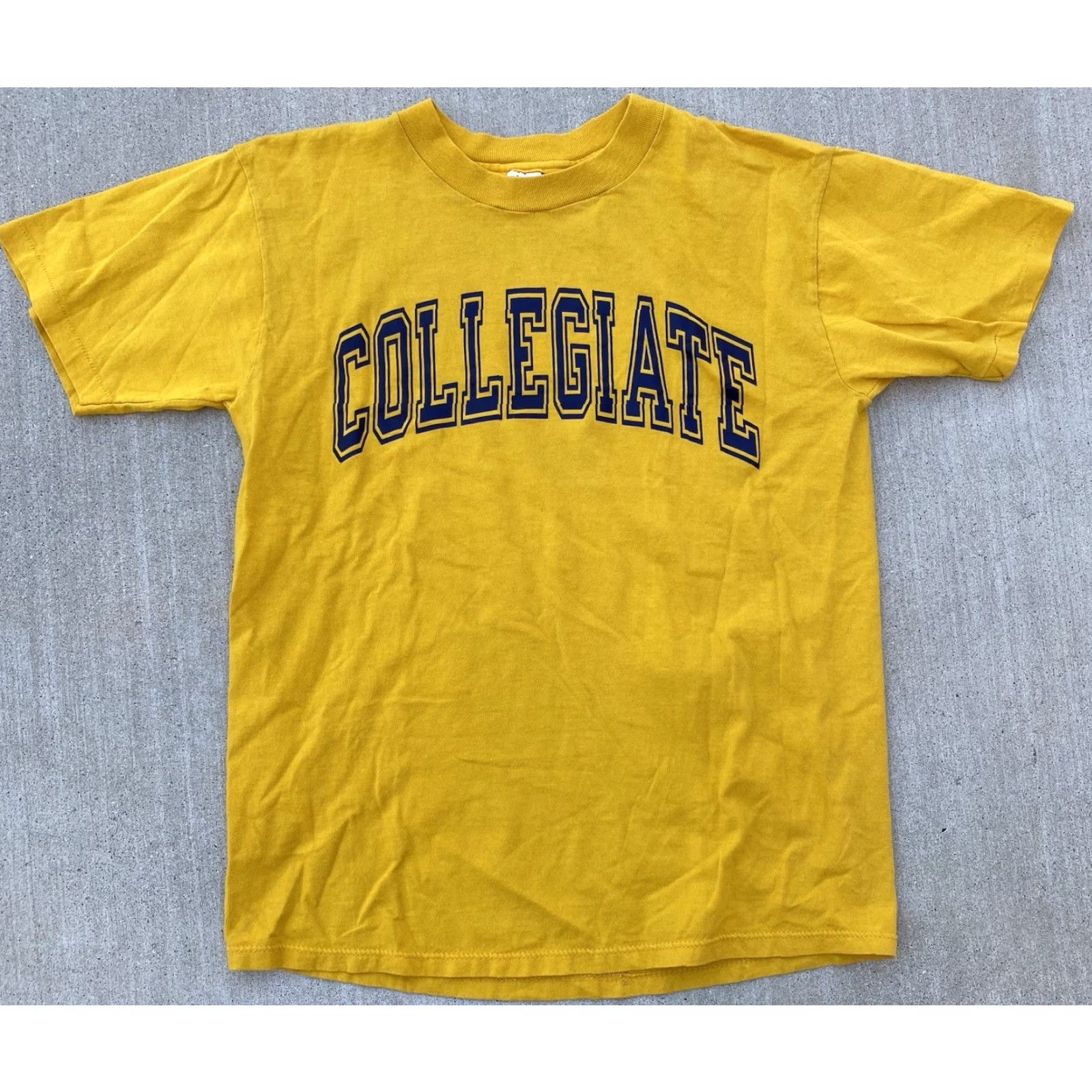 Champion VINTAGE Champion T-Shirt Short Sleeve Men L Yellow Collegiate Graphic Print Sleeve Single Stitch Made In USA Size US L / EU 52-54 / 3 - 6 Thumbnail