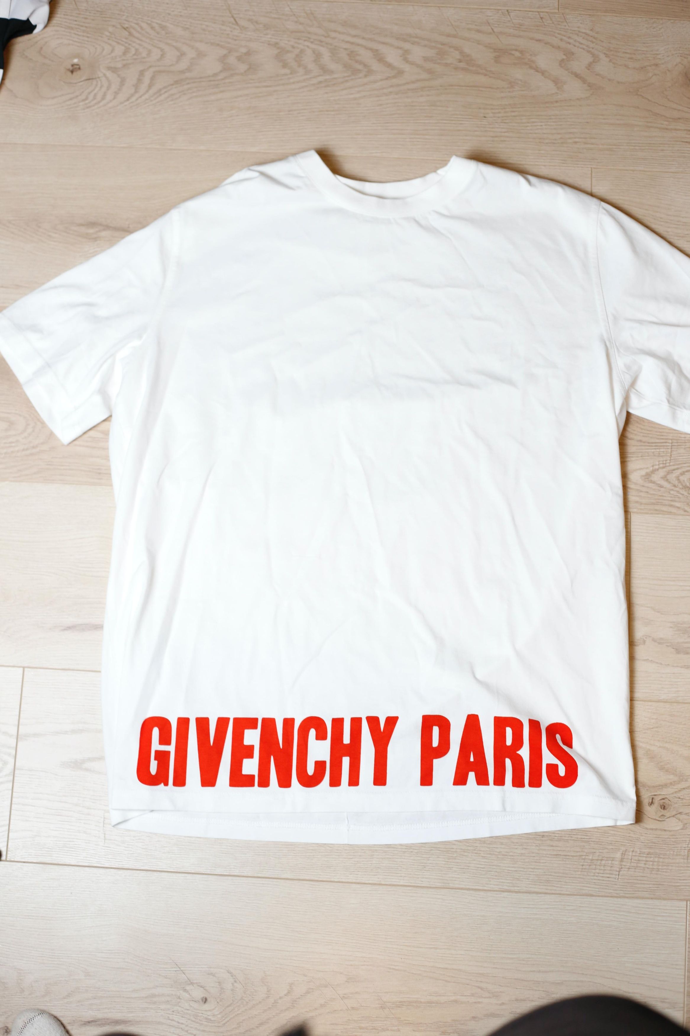 Givenchy Givenchy Paris spellout logo hem print tee shirt Size US L / EU 52-54 / 3 - 1 Thumbnail