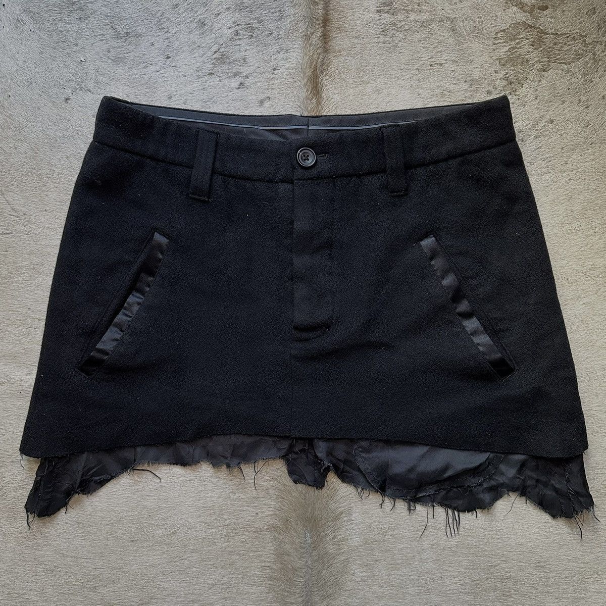 If Six Was Nine If six was nine distressed cashmere skirt Size 28" / US 6 / IT 42 - 1 Thumbnail