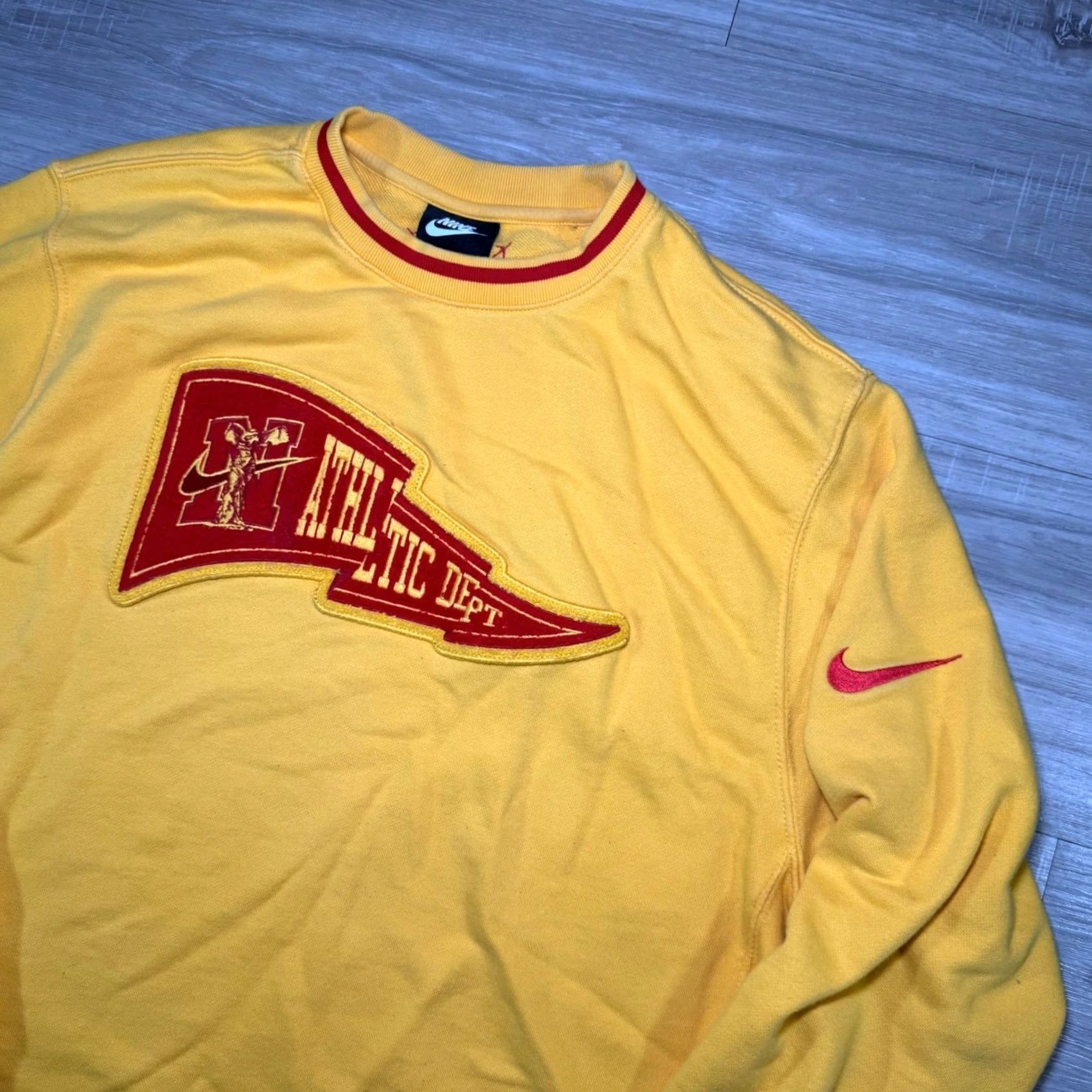 Nike Nike Athletic Dept Sweatshirt Crewneck Yellow Red Mens L Size US L / EU 52-54 / 3 - 4 Thumbnail