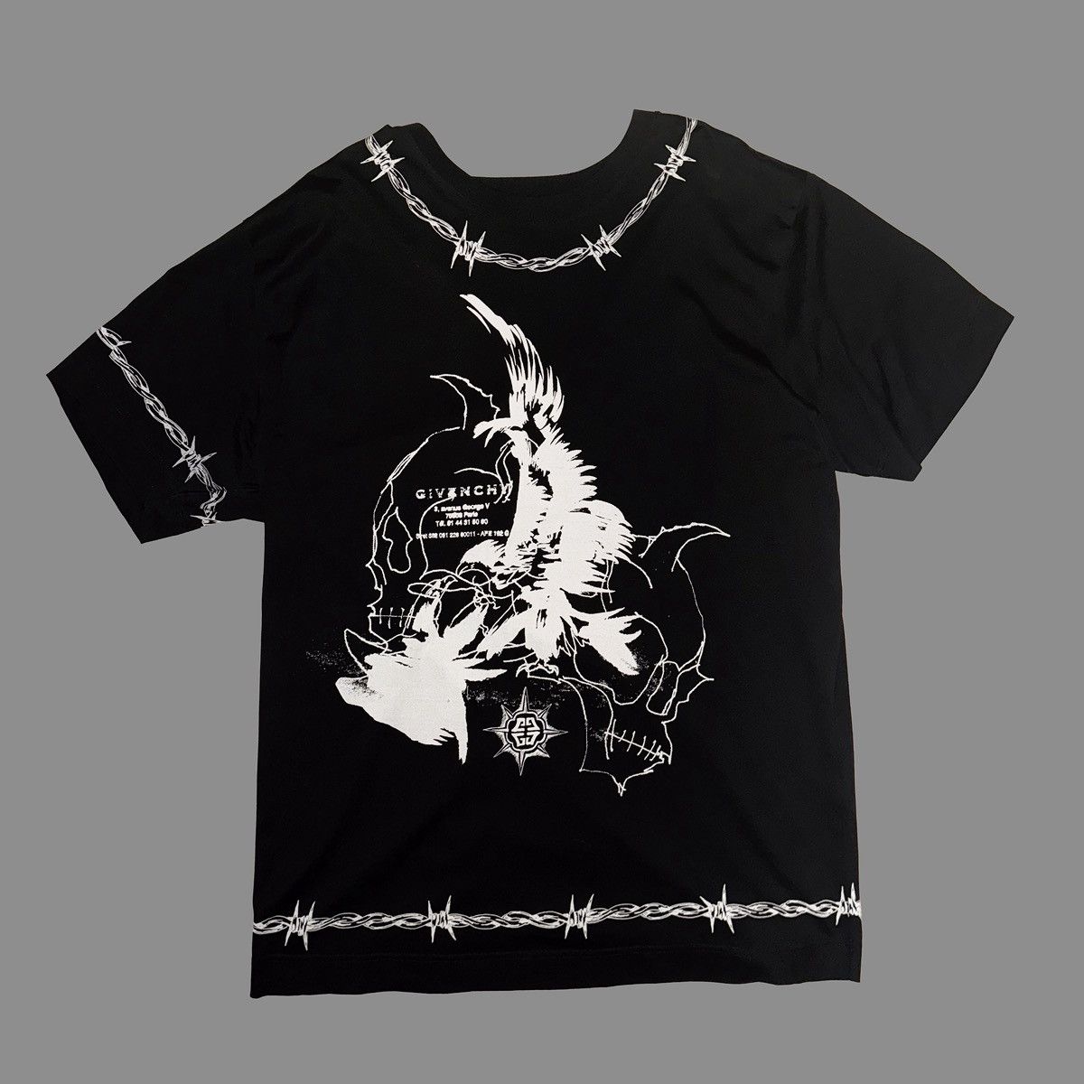 Givenchy Givenchy gothic t shirt Size US XL / EU 56 / 4 - 5 Thumbnail