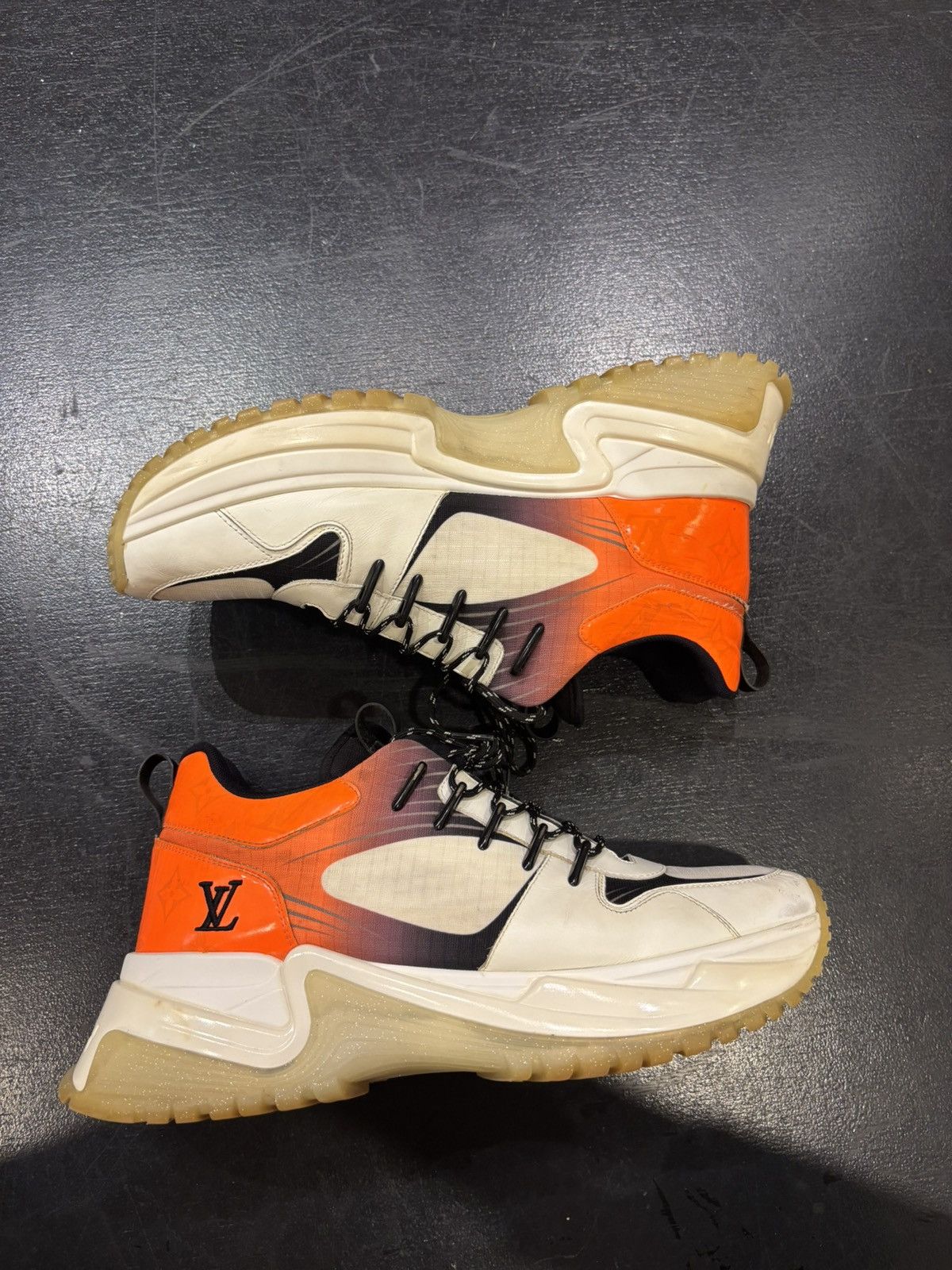 Louis Vuitton Louis Vuitton Run Away Pulse Sneakers White / Orange Size US 7.5 / EU 40-41 - 1 Thumbnail