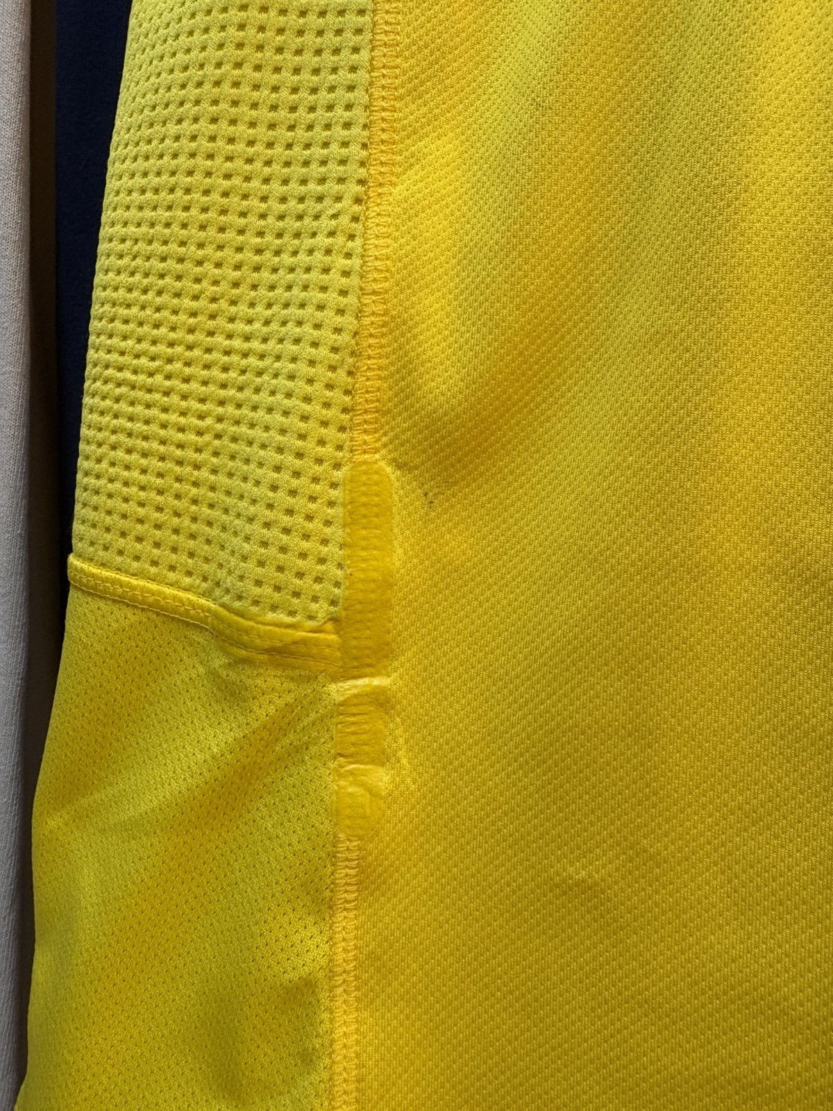 Nike 2011-2012 Brazil Confederation Football Home Kit NEYMAR 11 Size US M / EU 48-50 / 2 - 8 Thumbnail