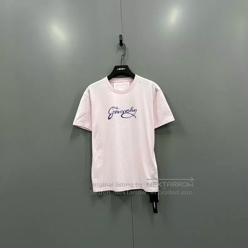 Givenchy Givenchy 25 Pink Logo Short-Sleeve Round Neck T-Shirt Size Size US S / EU 44-46 / 1 - 1 Thumbnail