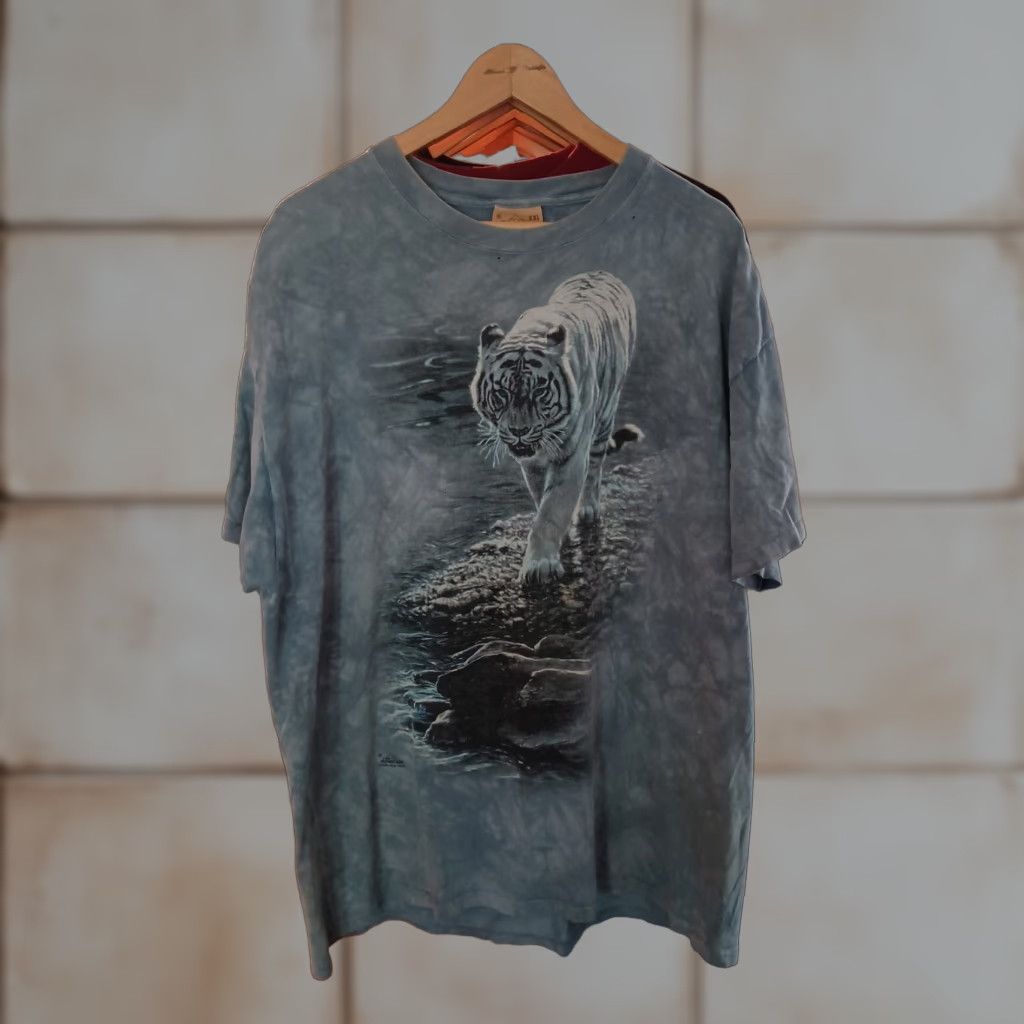 The Mountain VINTAGE The Mountain White Tiger T-shirt Mens 2XL White Distressed 2004 Alan Hunt Size US XXL / EU 58 / 5 - 1 Thumbnail
