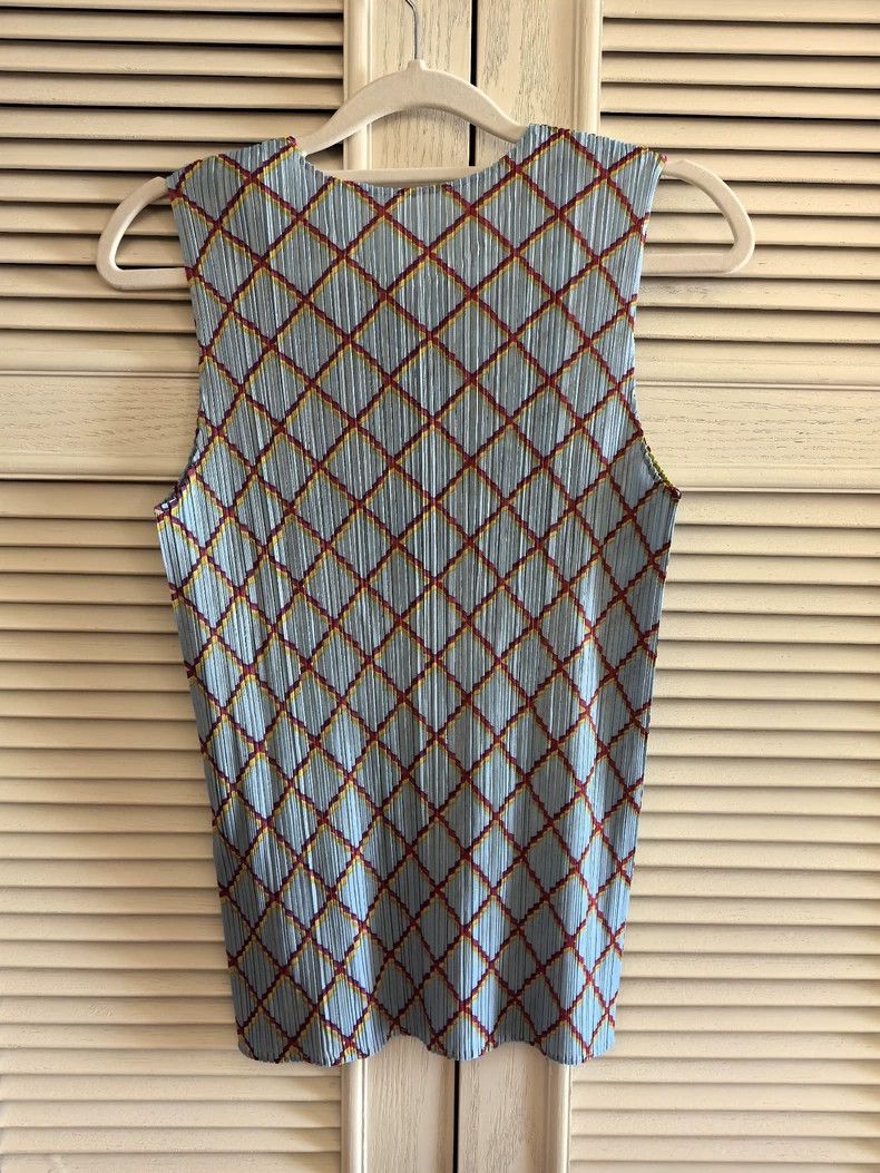 Issey Miyake Issey Miyake size:one size Light blue pleated vest Size XS / US 0-2 / IT 36-38 - 2 Thumbnail