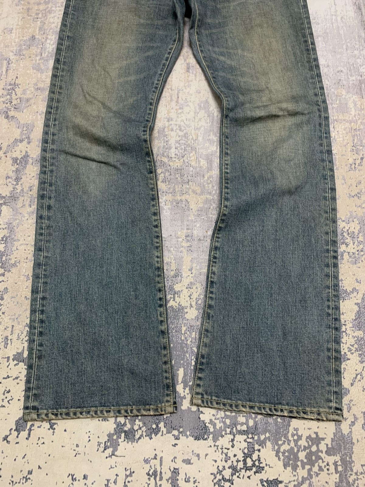 If Six Was Nine VTG JAPANESE UNIQLO MUD WASH STYLE FLARED JEANS Size US 32 / EU 48 - 3 Thumbnail