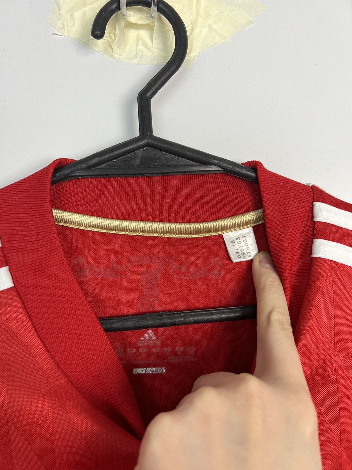 Adidas × Vintage Adidas Liverpool 2010/2012 Soccer Jersey Size US M / EU 48-50 / 2 - 3 Thumbnail