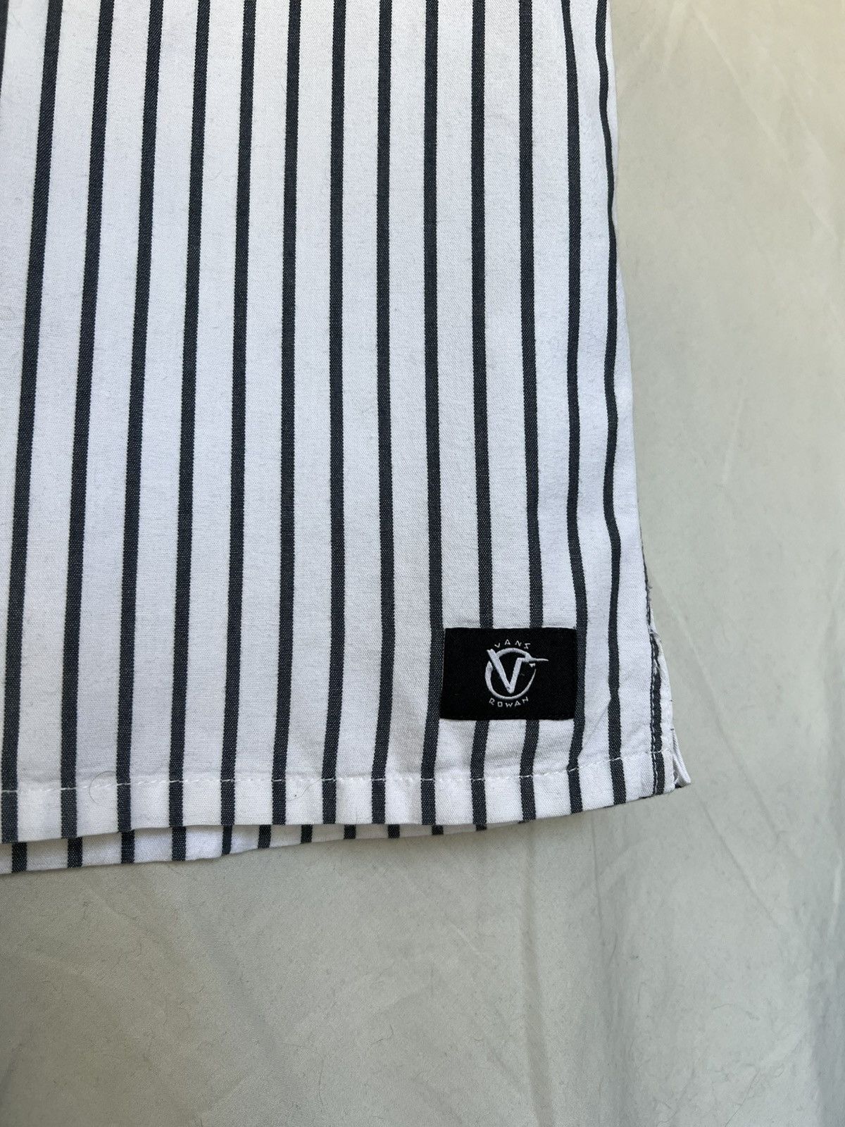 Vans VANS ROWAN WORKWEAR SS BUTTON-UP Size US L / EU 52-54 / 3 - 2 Thumbnail