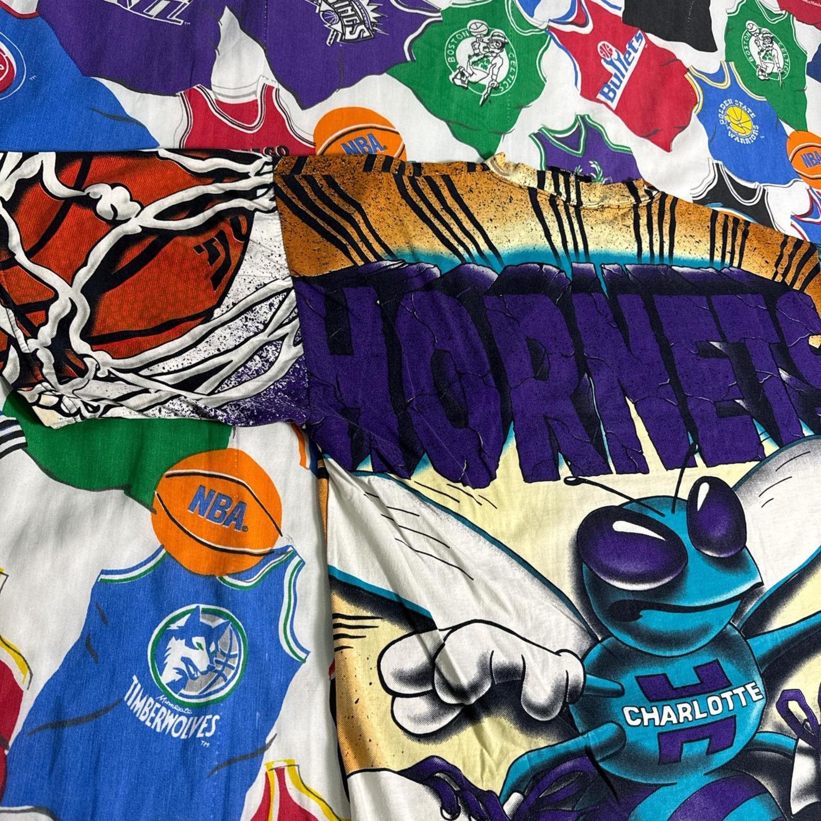 NBA × Vintage VTG 1990s NBA Charlotte Hornets AOP Explosion Mens M T-Shirt Size US M / EU 48-50 / 2 - 7 Thumbnail