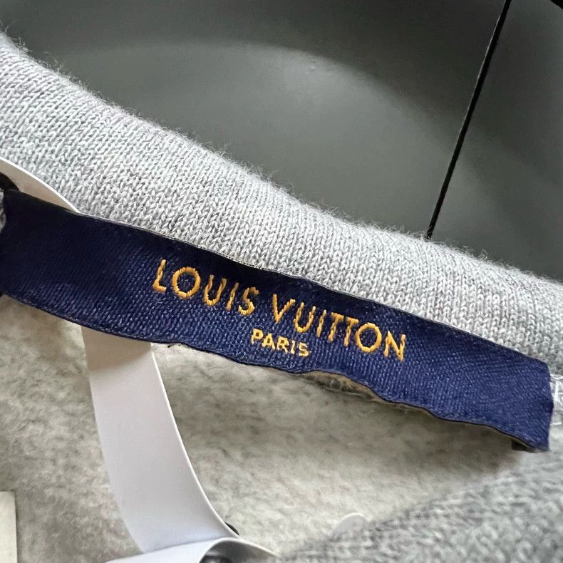 Louis Vuitton Louis Vuitton Figure print hoodie 2502-Nextarrow Size US XS / EU 42 / 0 - 4 Thumbnail