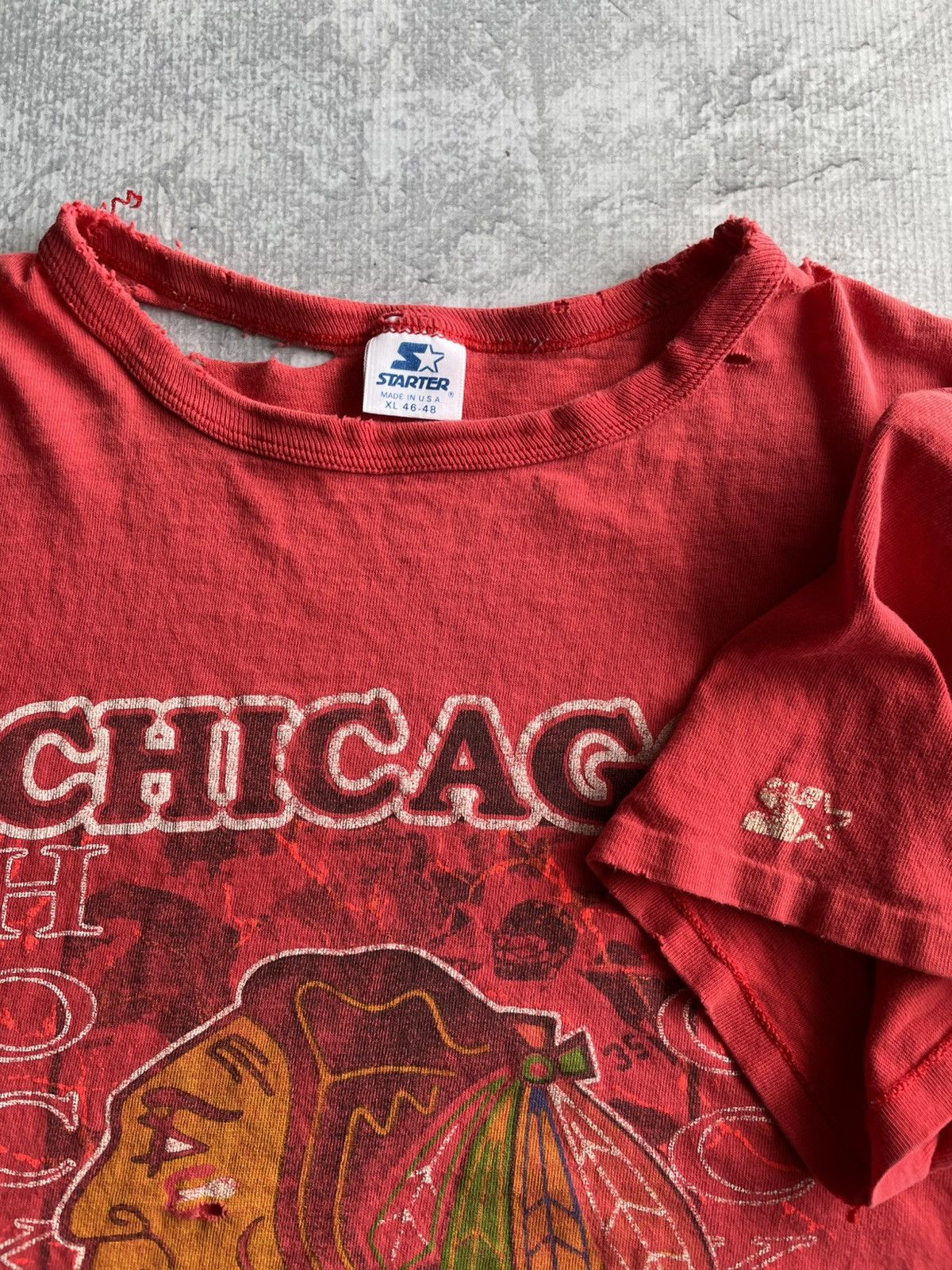 Starter Vintage 90s Chicago Blackhawks NHL Starter Thrashed T Shirt Size US XL / EU 56 / 4 - 3 Thumbnail