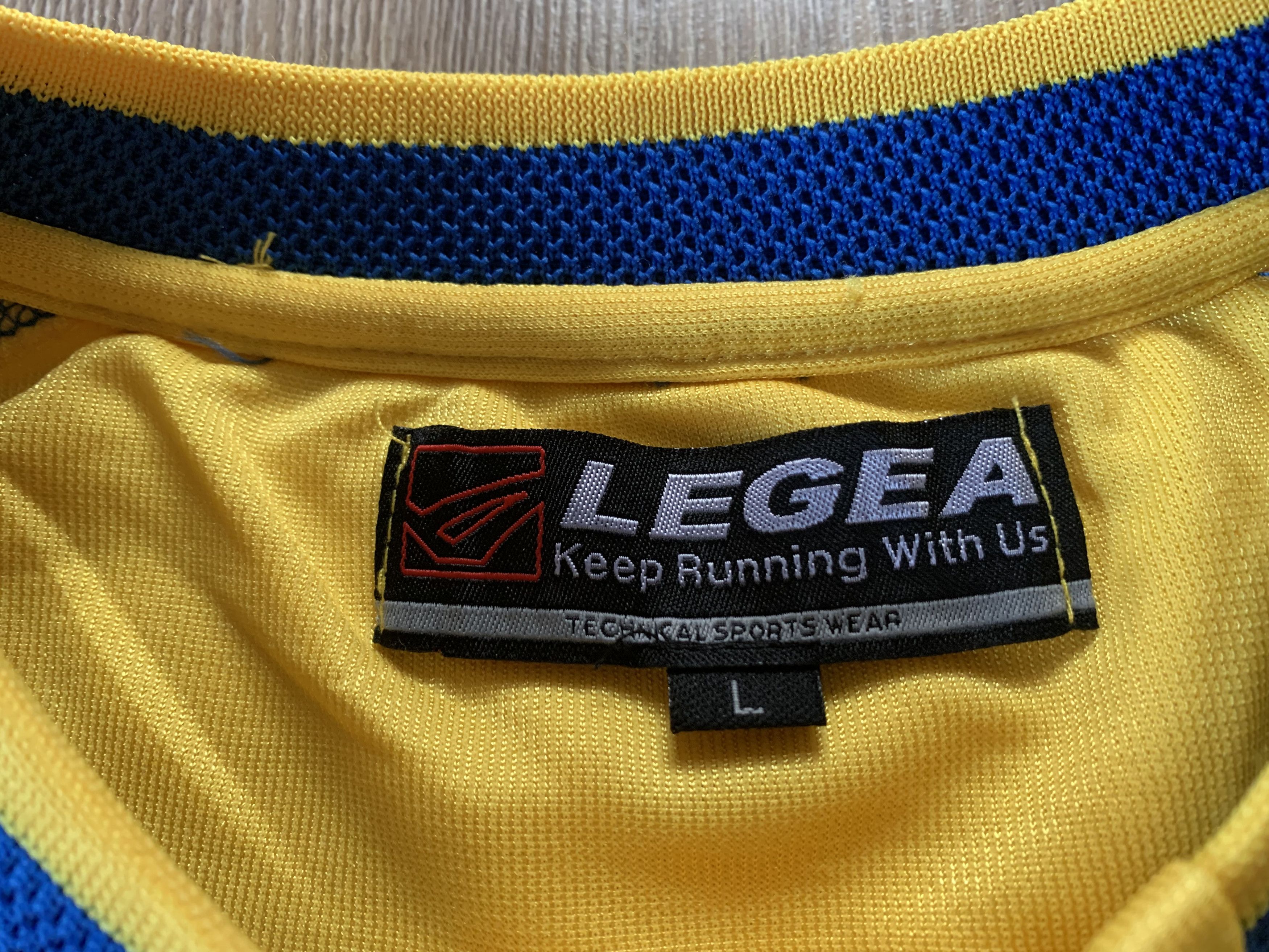 Vintage Vintage Legea FC Košice Shirt Size US L / EU 52-54 / 3 - 6 Thumbnail