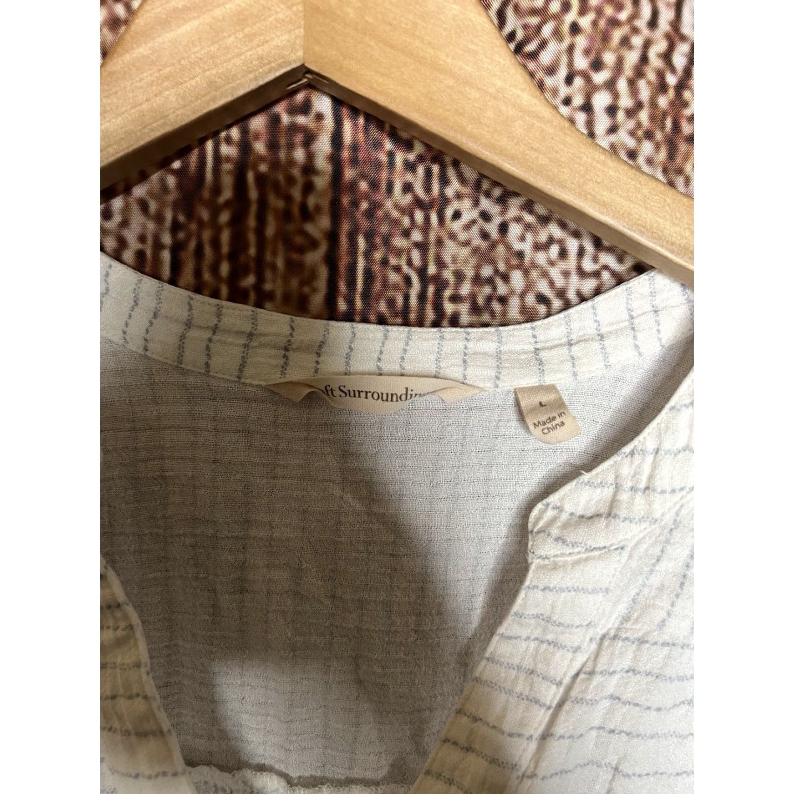 Soft Surroundings Soft Surroundings Womens White Striped 1/2 Sleeve Henley Size Large Rayon T-Shirt Womens Large White Henley 1/2 Sleeve Basic Vintage not applicable Size L / US 10 / IT 46 - 3 Thumbnail