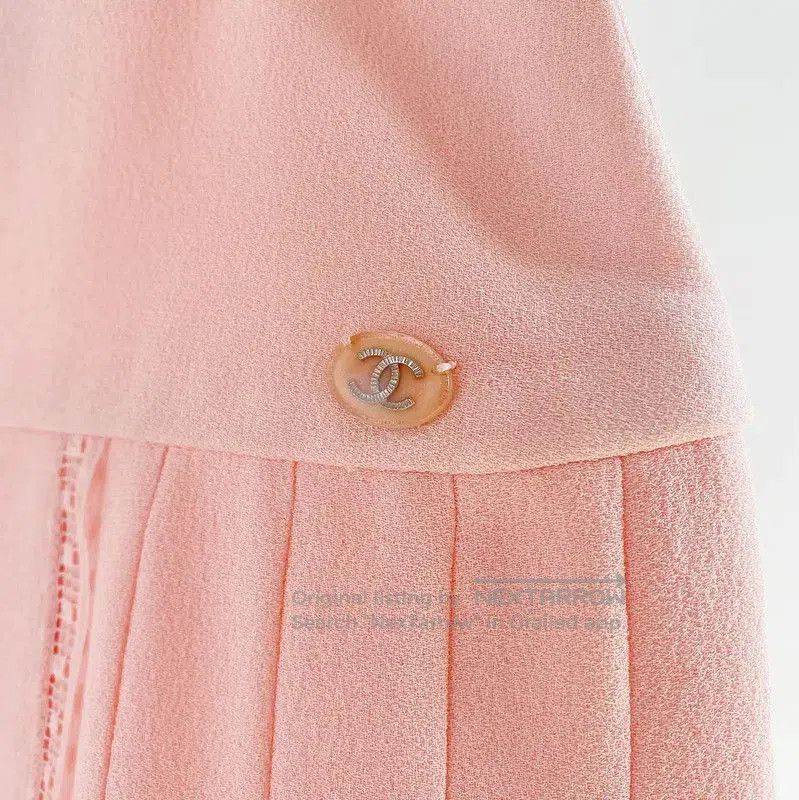 Chanel Chanel Pink Silk A-Line Skirt for Summer . Size 22" - 2 Thumbnail