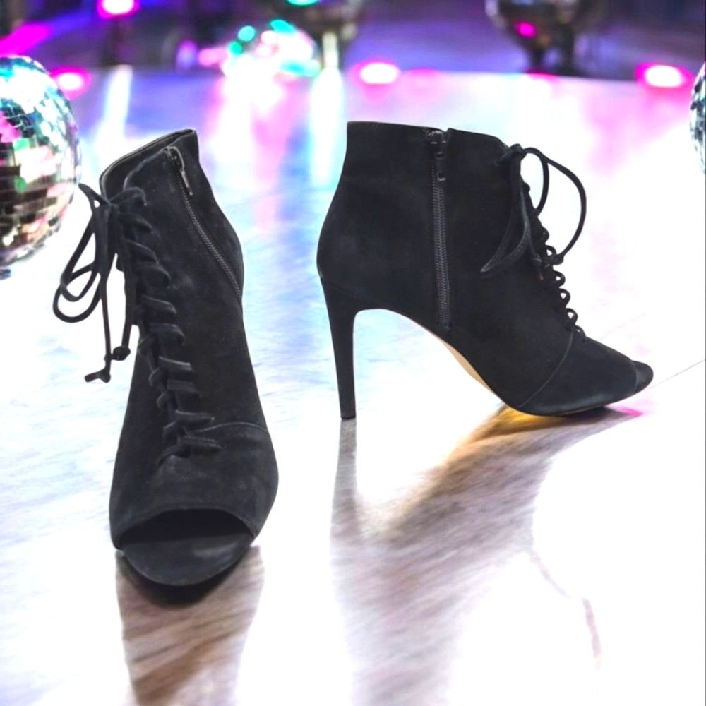 Lord & Taylor Lord & Taylor sz 8 Elegant Black Lace-Up Ankle Boots Fander Size US 8 / IT 38 - 1 Thumbnail