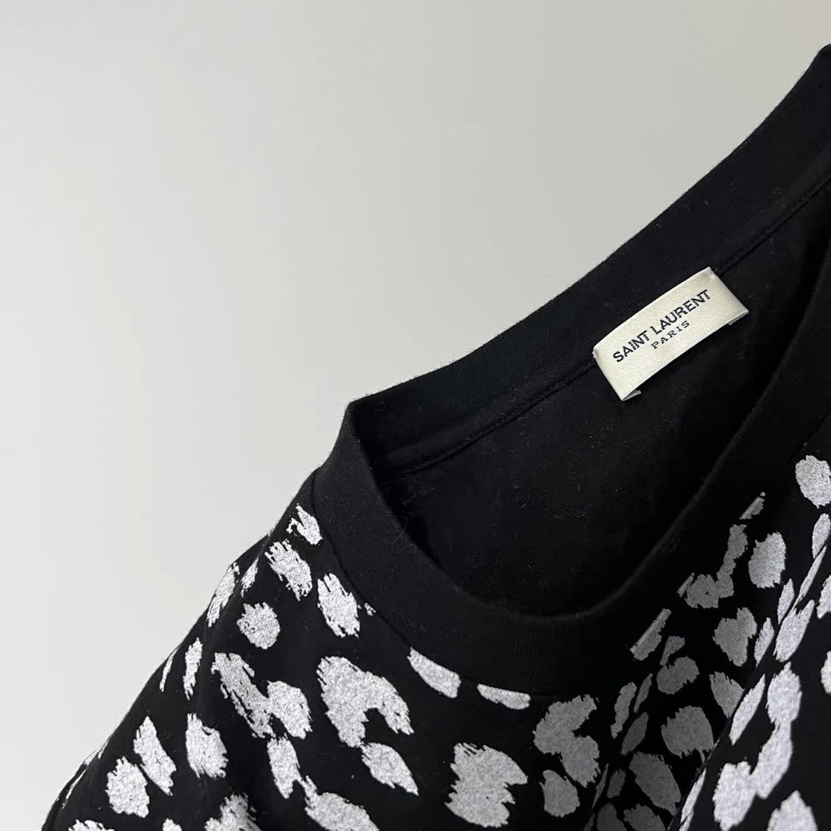 Saint Laurent Paris Saint Laurent Paris Leopard S/S Tee-2508 Size US M / EU 48-50 / 2 - 5 Thumbnail
