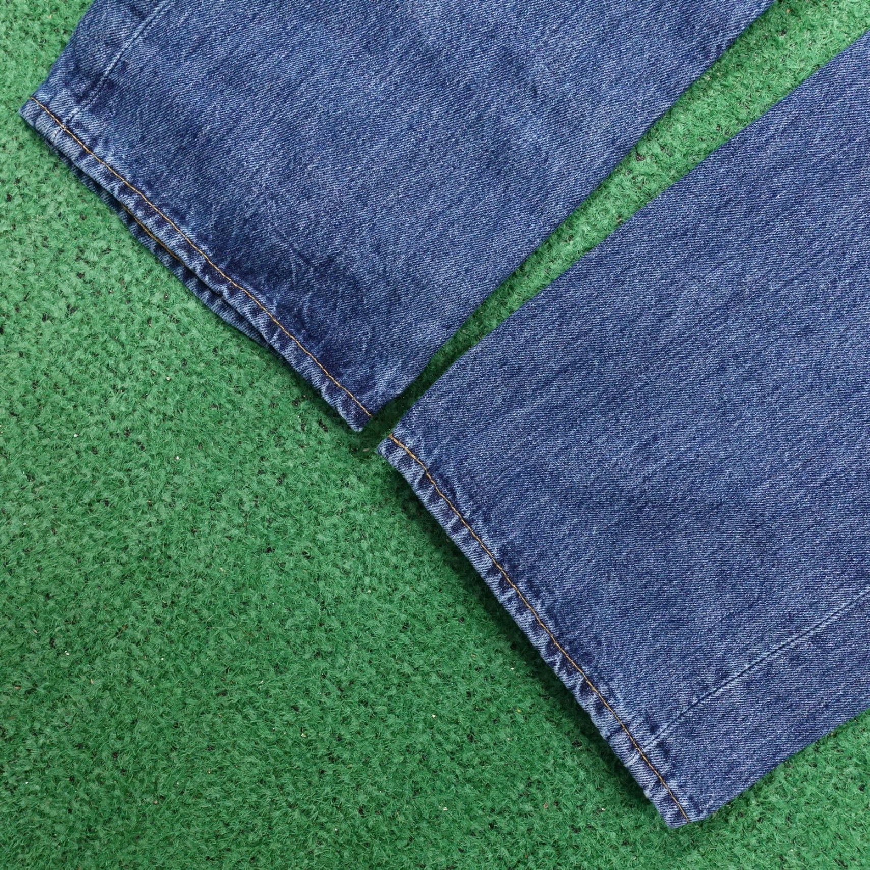 Levi's Vintage Levi's 501 Jeans Men Size 42x32 Blue Denim Straight Fit Button Fly 100% Cotton Size US 42 / EU 58 - 4 Thumbnail