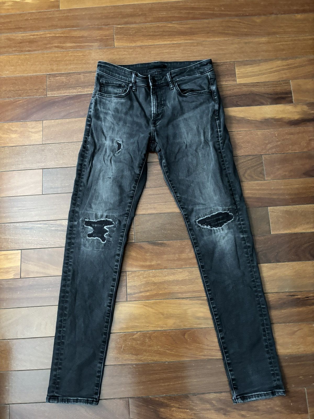 Uniqlo Uniqlo Black Distressed Jeans Size US 30 / EU 46 - 1 Thumbnail