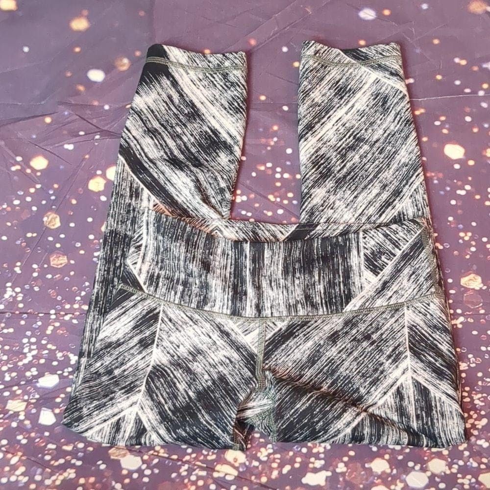 Lululemon Lululemon Wunder Under Crop II *Full-On LuonHeat Wave size 4 Size 27" / US 4 / IT 40 - 1 Thumbnail