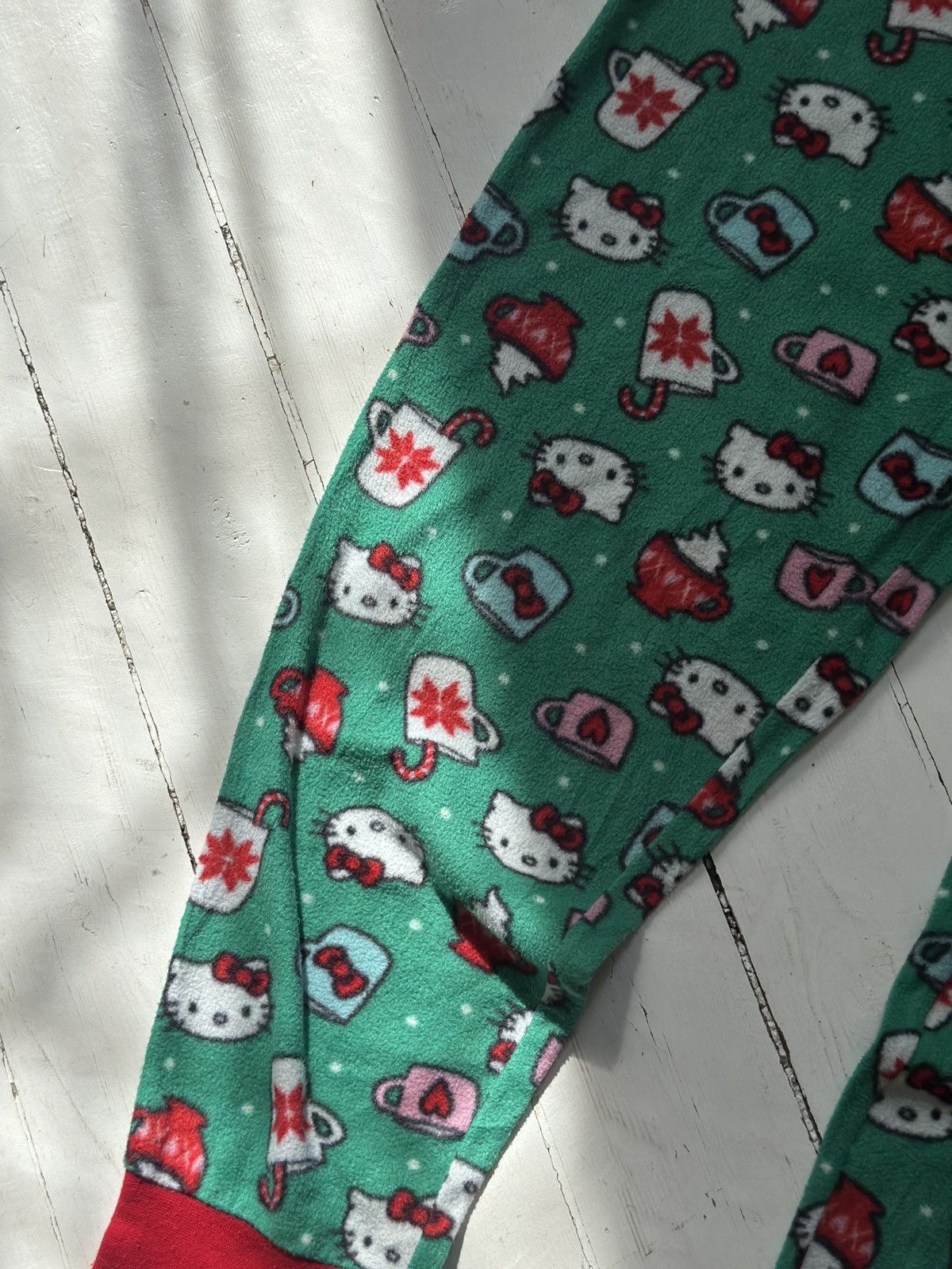 Cartoon Network VINTAGE HELLO KITTY MONOGRAM MERRY CHRISTMAS PAJAMA PANTS Size 32" / US 10 / IT 46 - 3 Thumbnail