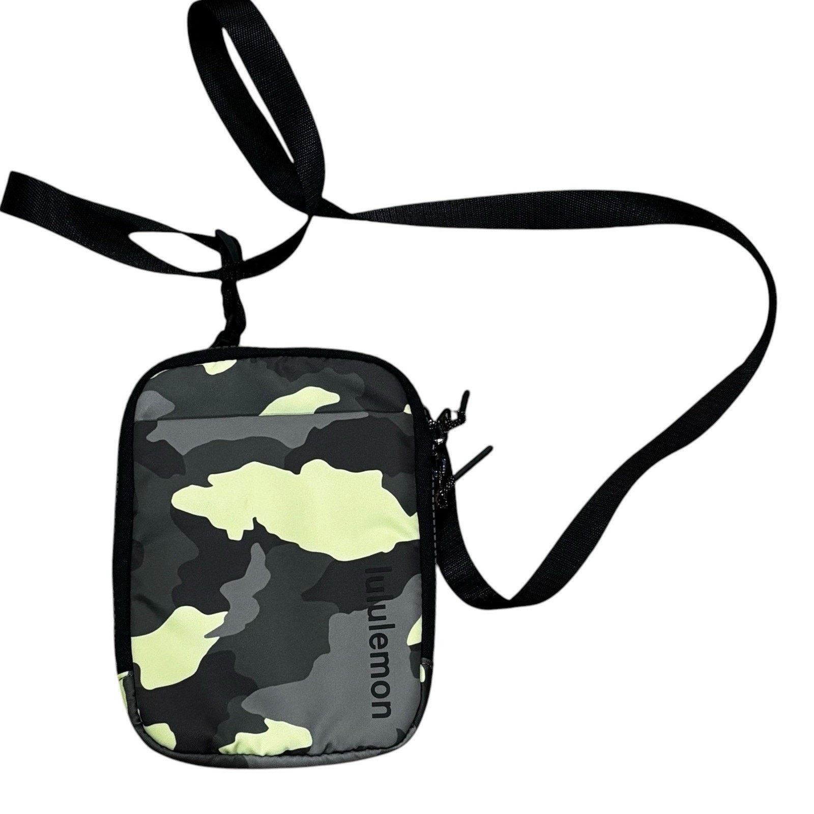 Lululemon Lululemon Easy Access Crossbody Bag 1.5L Green Camo Nylon Size ONE SIZE - 1 Thumbnail