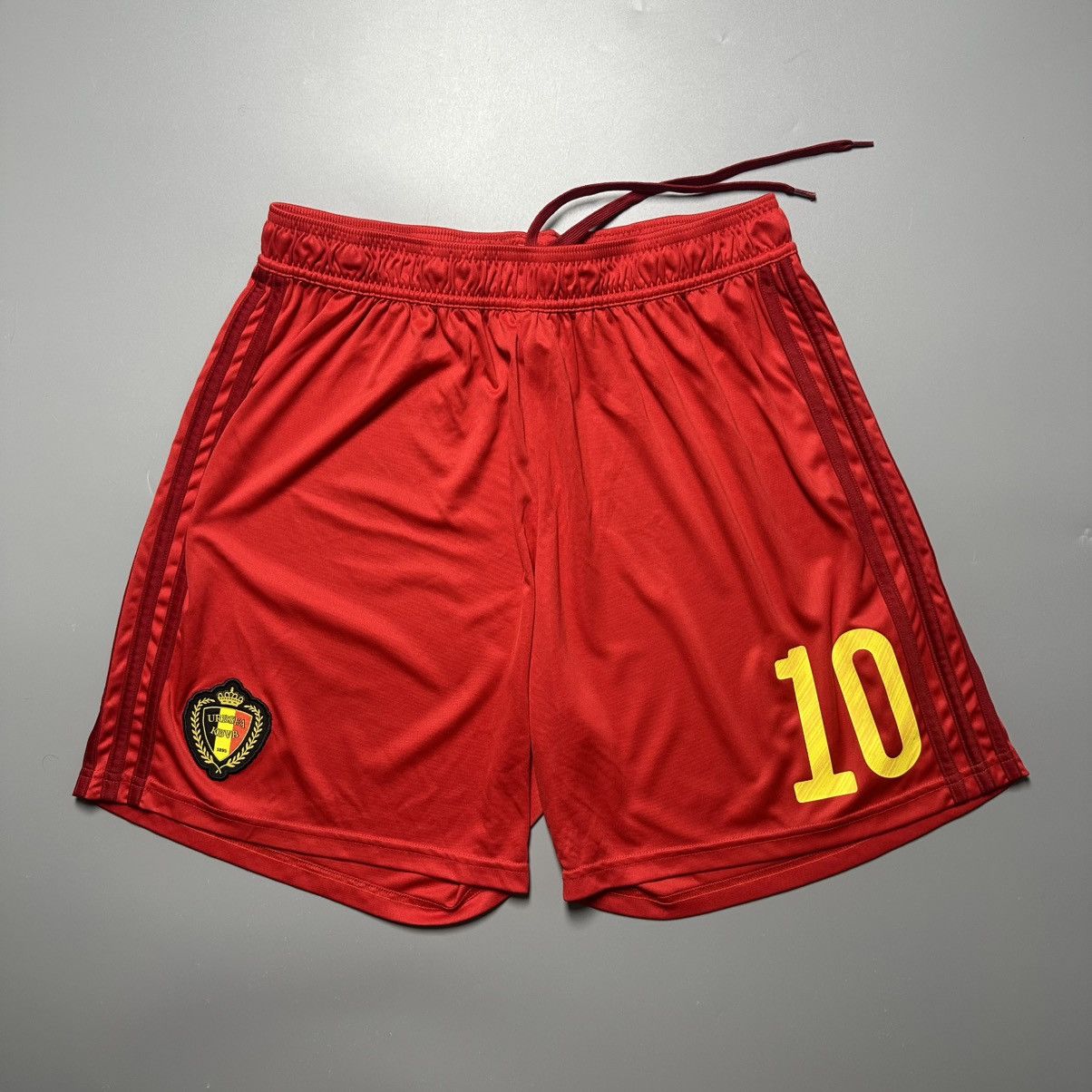 Vintage BELGIUM ADIDAS 2018 WORLD CUP SOCCER HOME SHORTS #10 HAZARD Size US 38 / EU 54 - 1 Thumbnail