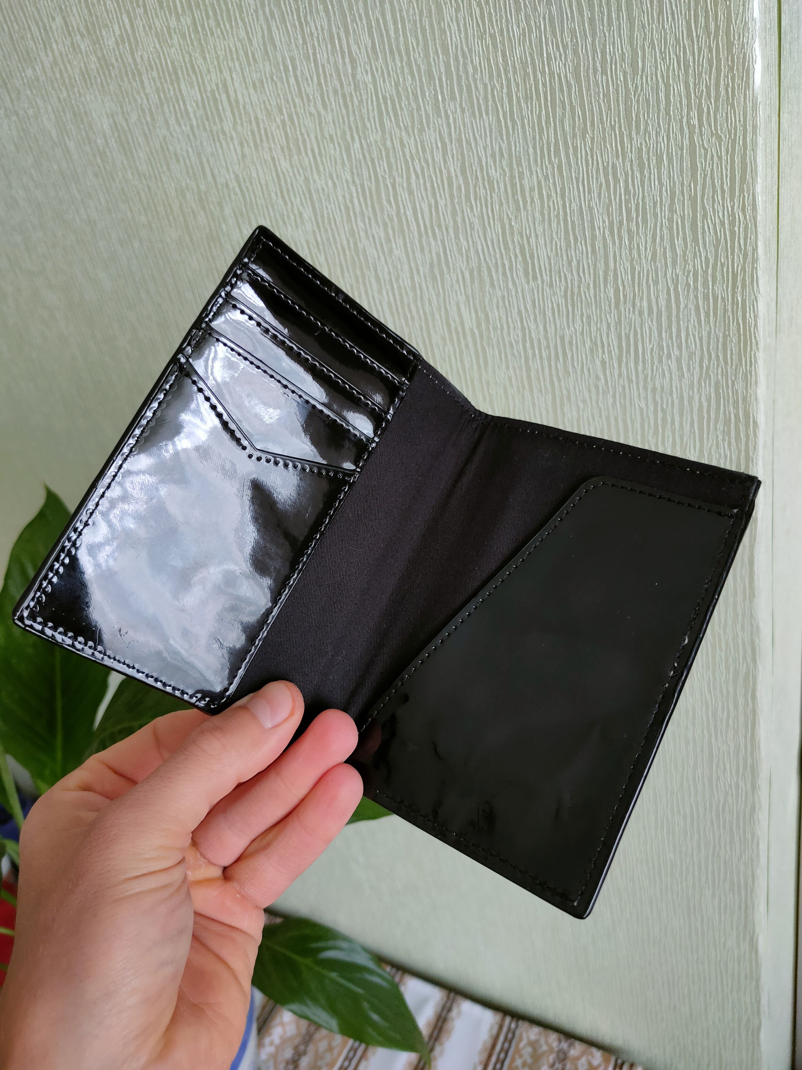 Victoria's Secret Victoria's Secrets book cover passport cardholder clutch Size ONE SIZE - 8 Thumbnail