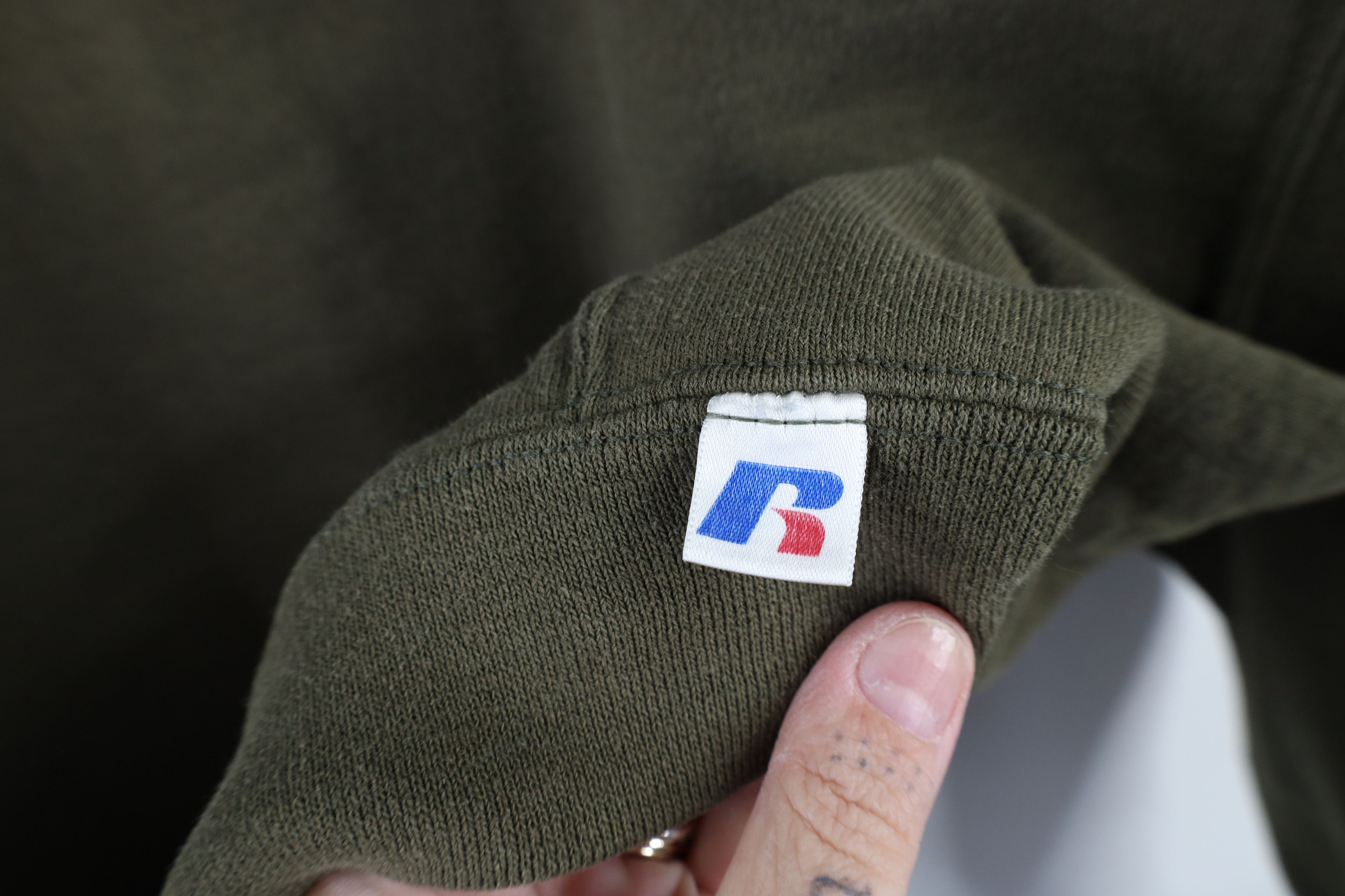 Russell Athletic × Vintage Vintage 90s Russell Athletic Crewneck Sweatshirt Olive Green Size US XL / EU 56 / 4 - 4 Thumbnail