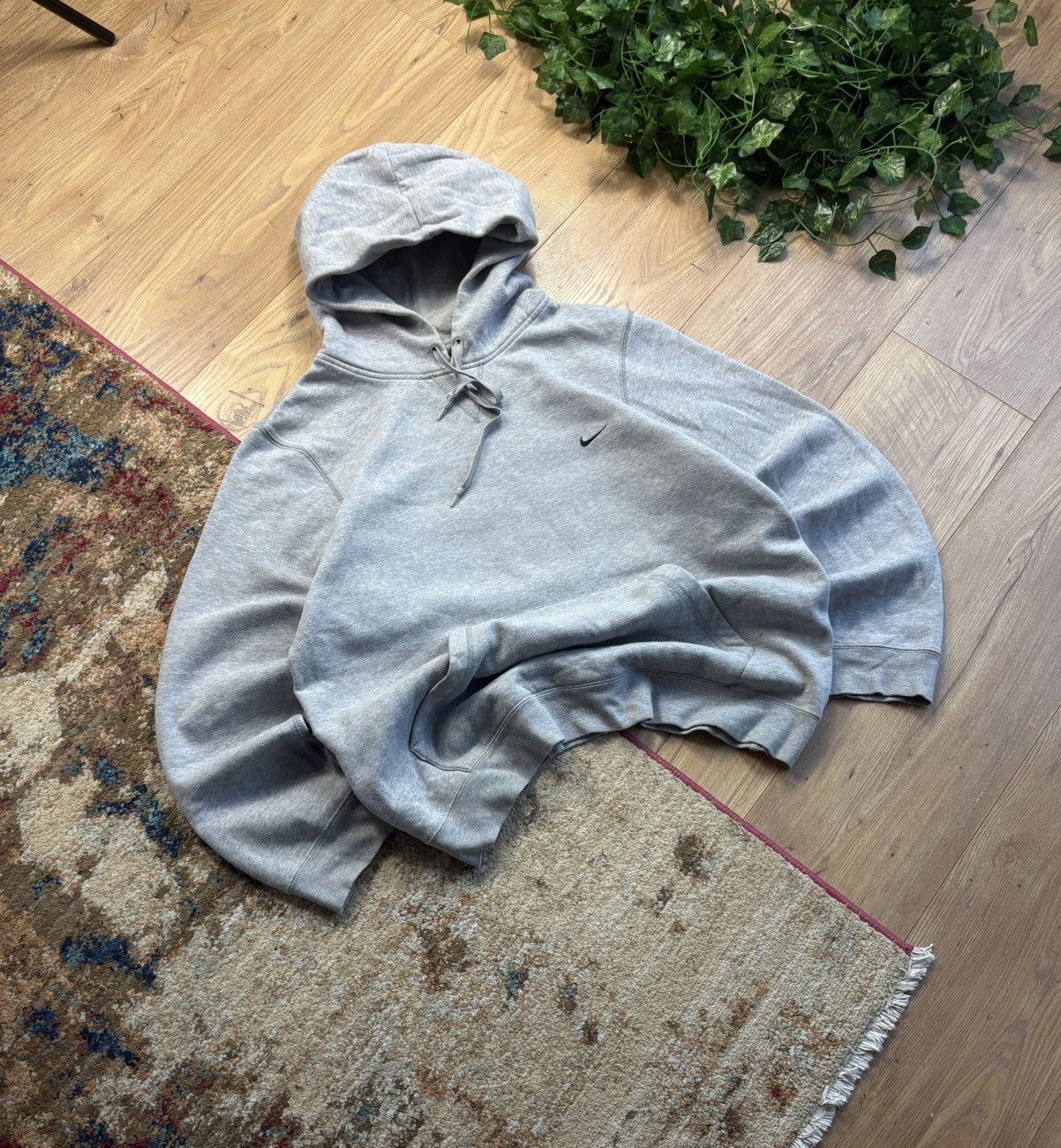 Nike 00s Nike Vintage Swoosh Logo Oversized RetroY2K Hoodie Size US S / EU 44-46 / 1 - 1 Thumbnail