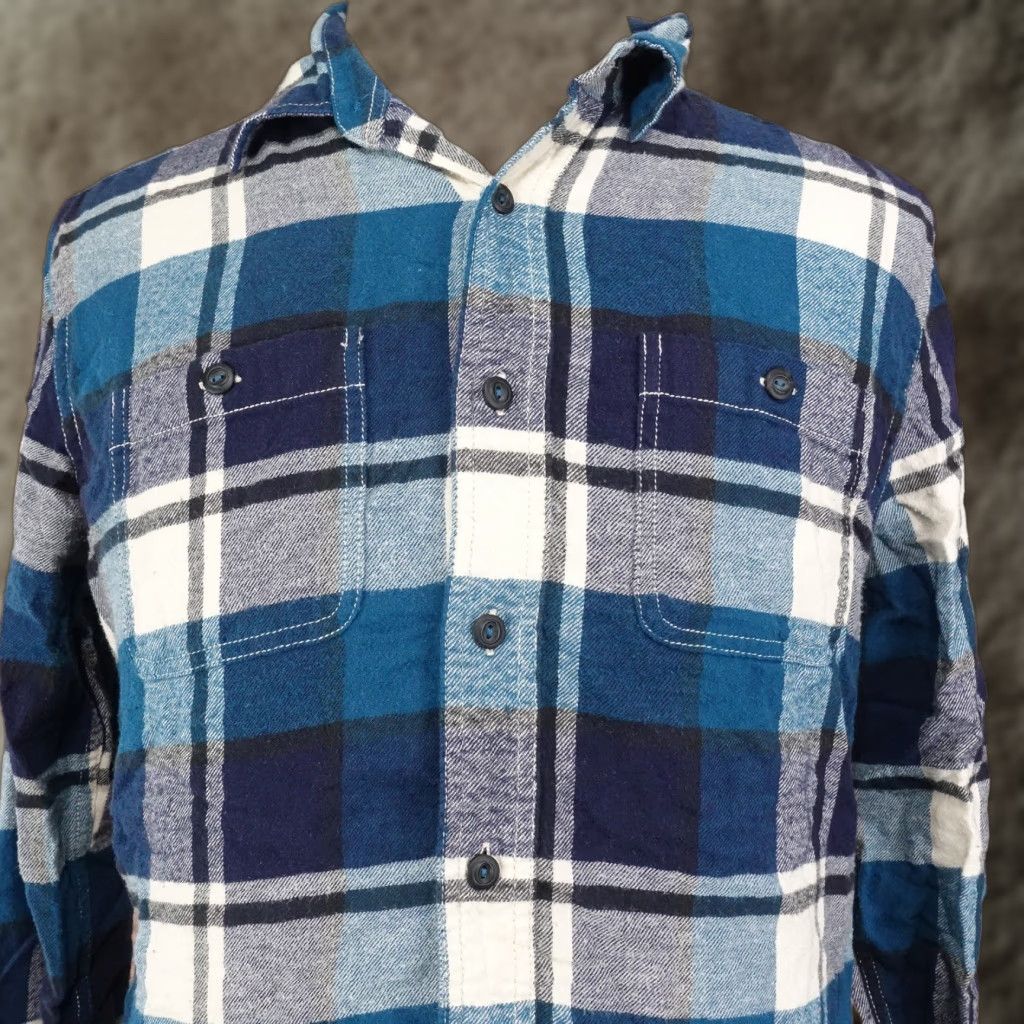 American Eagle Outfitters VINTAGE American Eagle Outfitters Shirt Mens Large Blue Plaid Flannel Long Sleeve Casual Classic Fit Size US L / EU 52-54 / 3 - 1 Thumbnail
