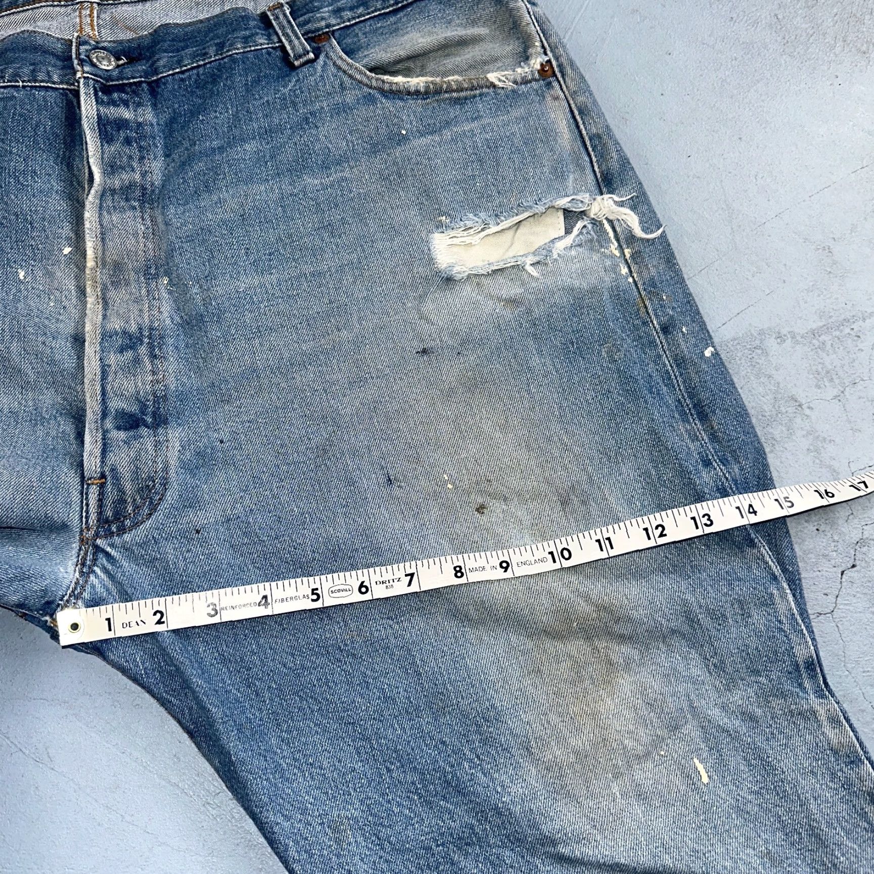 Levi's VINTAGE Levi's 501 Jeans Men 48x30 Light Wash 80s USA Distressed Straight Fit Size US 32 / EU 48 - 7 Thumbnail