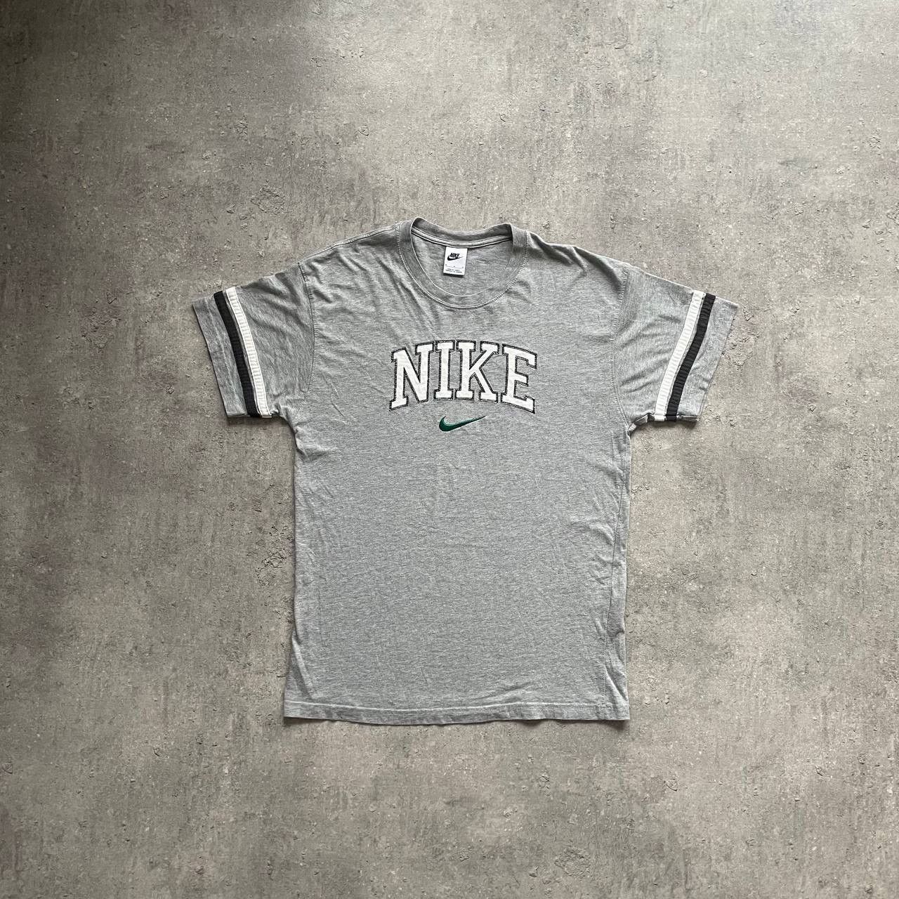 Nike × Vintage T-shirt Nike Big Central Logo Vintage Streetwear Style 90s Size US M / EU 48-50 / 2 - 1 Thumbnail