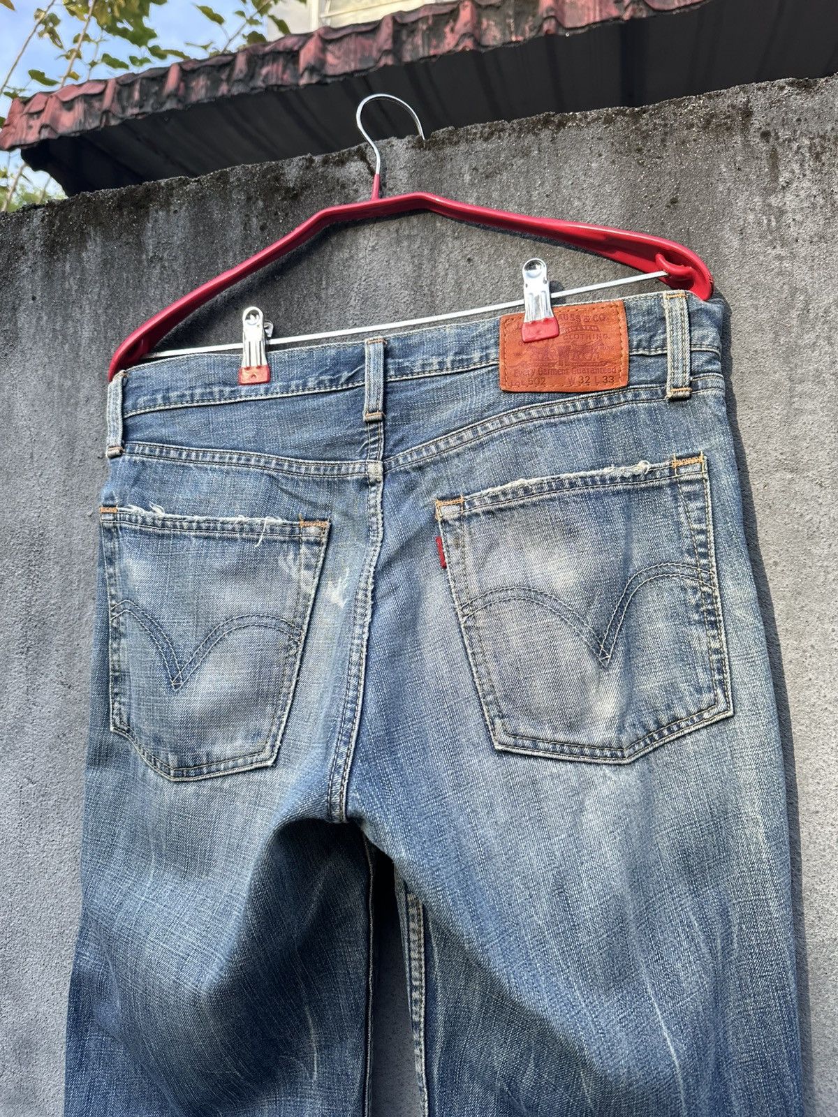 Levi's Vintage Clothing 👹Vintage THRASHED Levi’s 502 Baggy Jeans Size US 31 - 8 Thumbnail