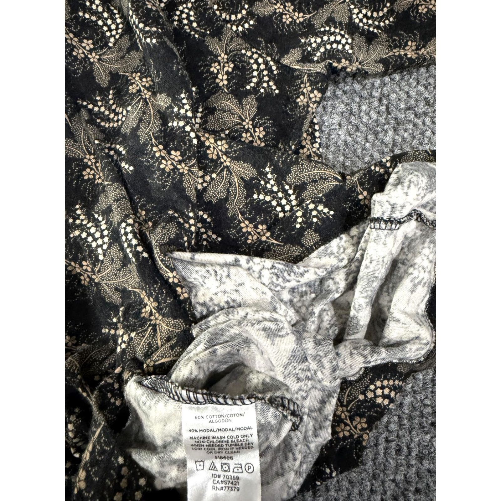 Ann Taylor Ann Taylor Shirt Womens XL Black Floral Mock Neck Long Sleeve Stretch Jersey Top Size XL / US 12-14 / IT 48-50 - 5 Thumbnail