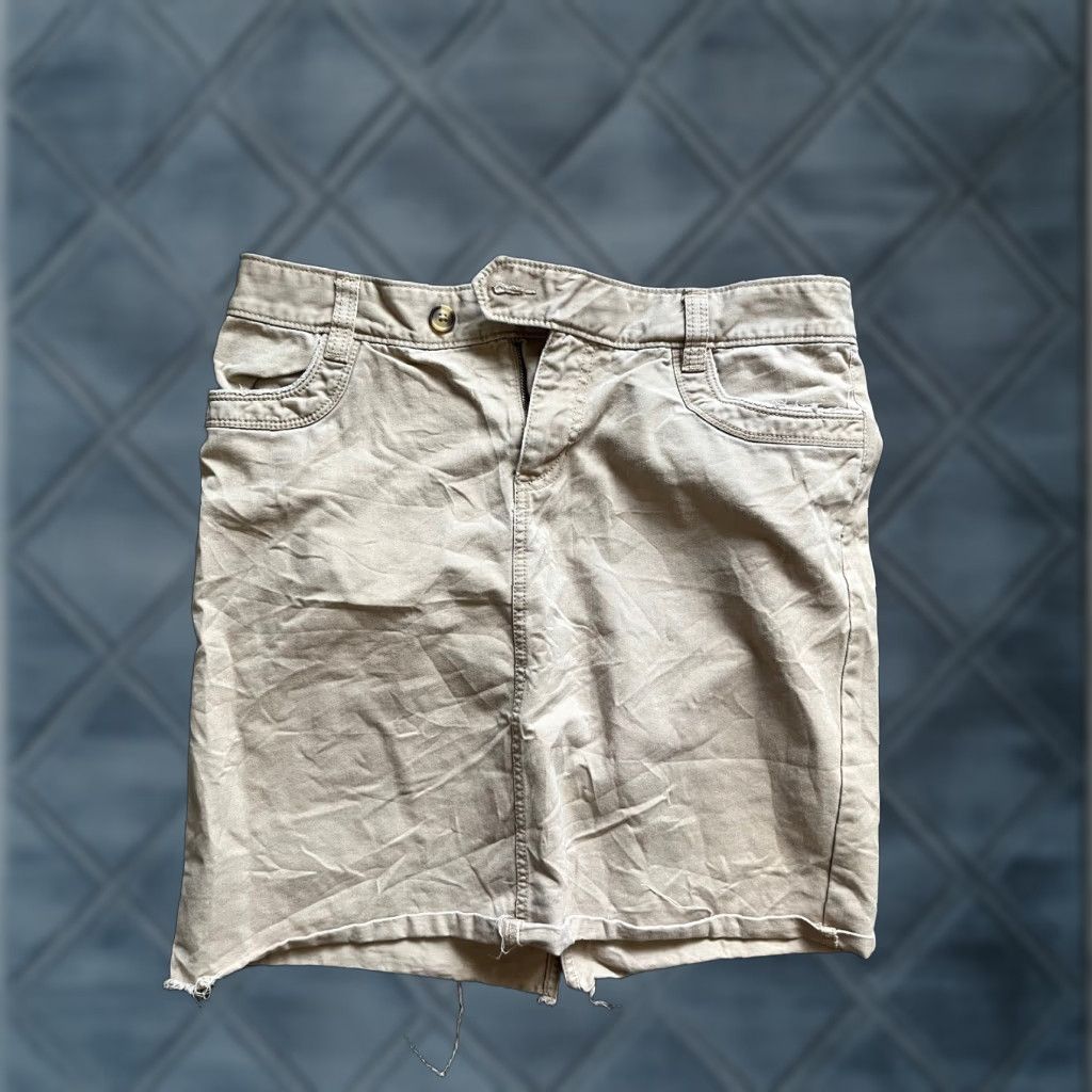 Old Navy Old Navy Women's Solid Beige Skirt Size 8 Casual Straight Pencil with Pockets Size 30" / US 8 / IT 44 - 1 Thumbnail