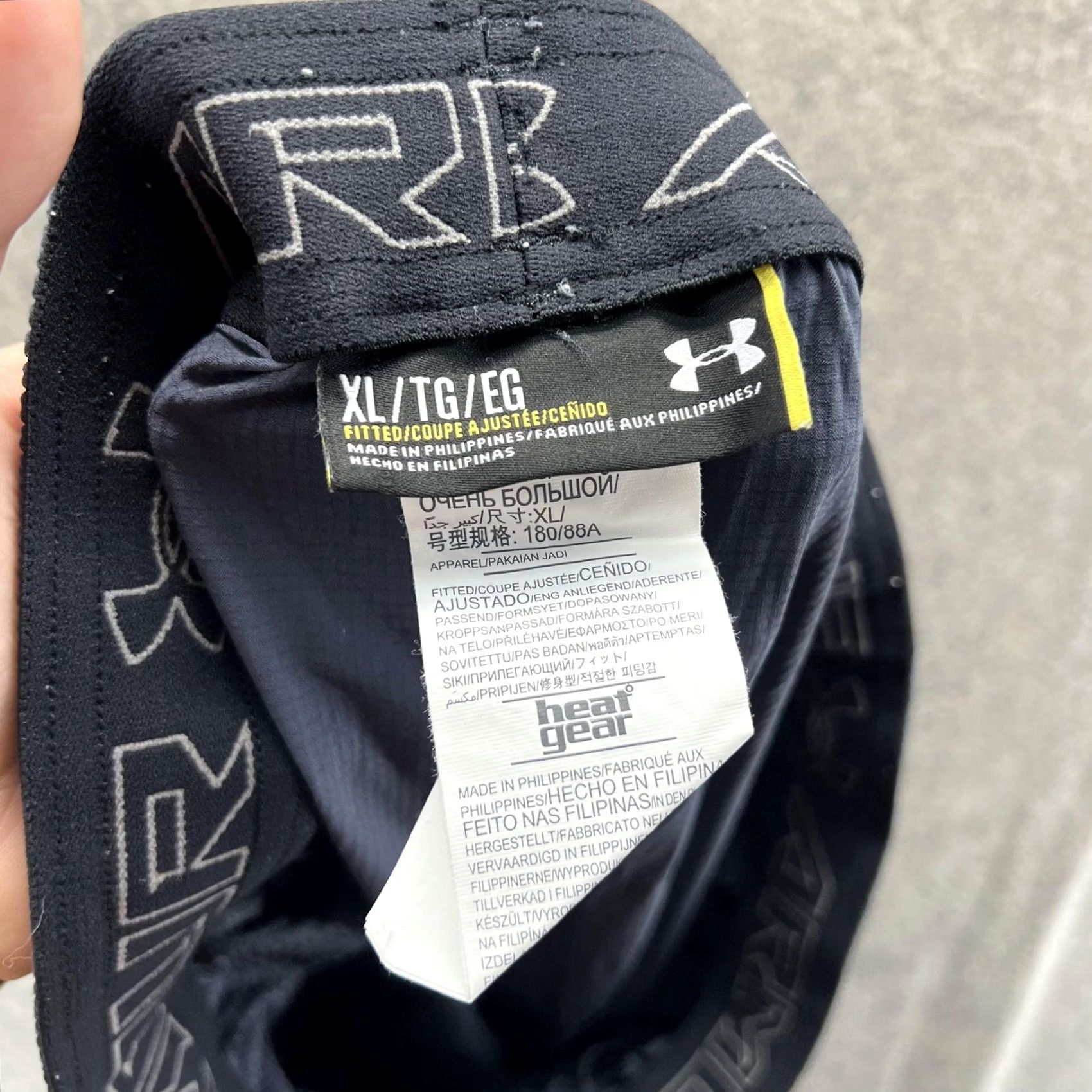 Under Armour Under Armour Shorts Mens XL Gray HeatGear Fitted Running Athletic 8 Inseam Size US 36 / EU 52 - 4 Thumbnail