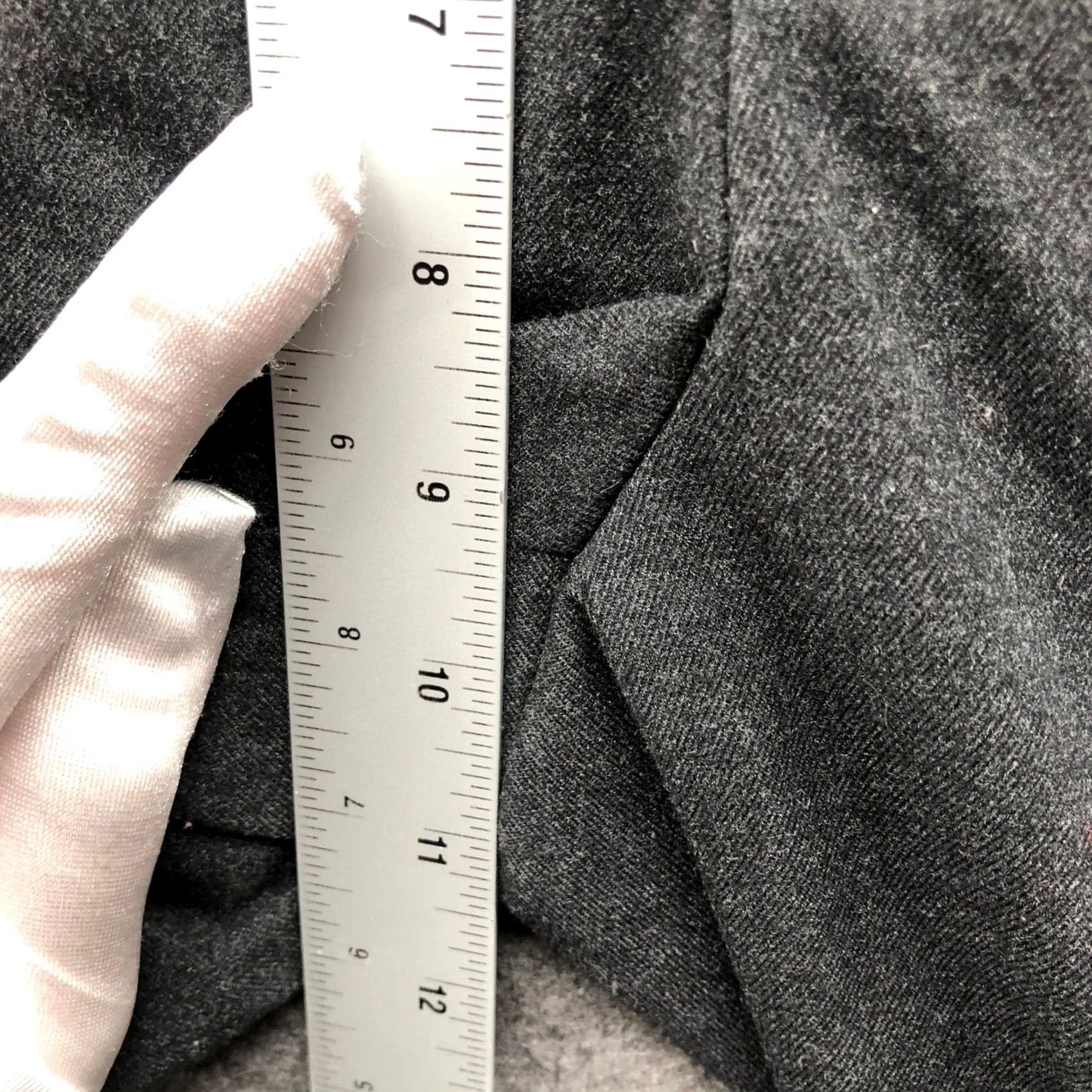Uniqlo VINTAGE? No. Uniqlo Ezy Ankle Pants Womens XS (24-25) Wool-Like Dark Gray Mid Rise Tapered Size 26" / US 2 / IT 38 - 7 Thumbnail