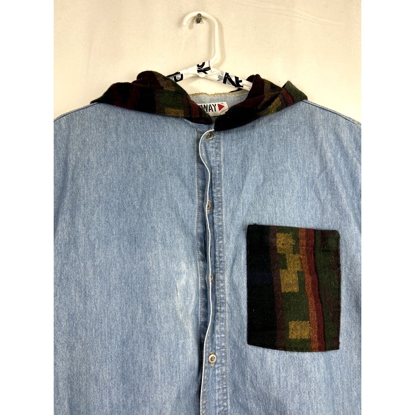 Vintage One Way Vintage Chambray Button-Up Aztec Southwest Accent Shirt Mens L Blue / Aztec Chambray Shirt Mens L Size US L / EU 52-54 / 3 - 5 Thumbnail