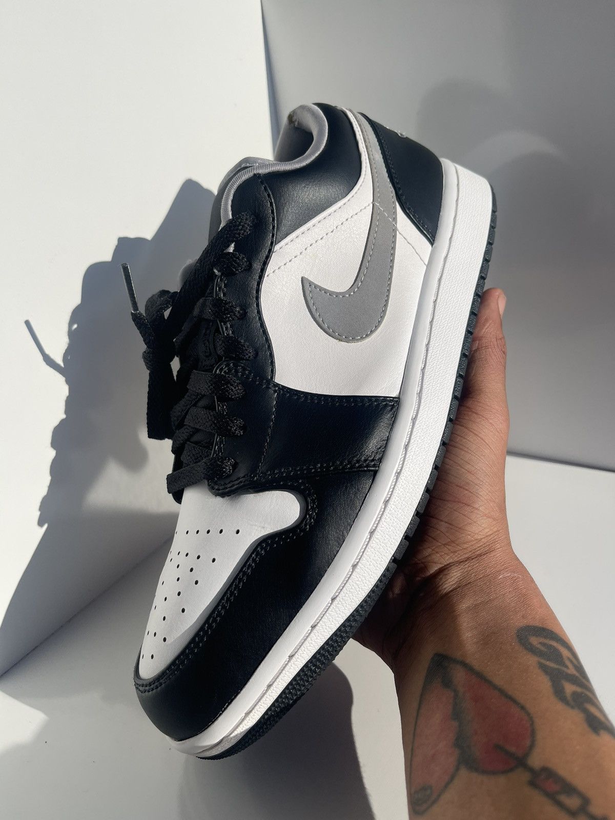 jordan 1 low black medium gray