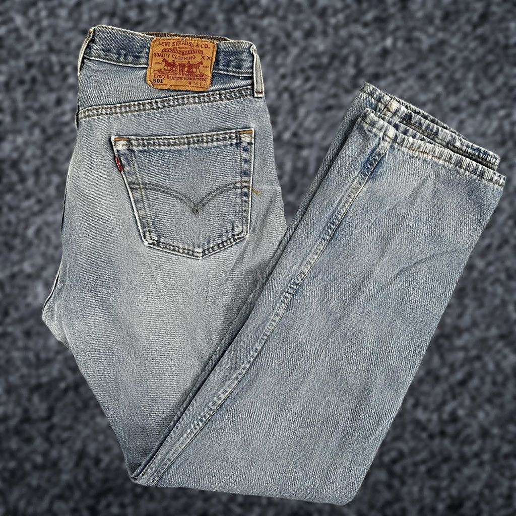 Levi's VINTAGE Levi's 501 Jeans Mens 36x31 Blue Stonewash Straight Button Fly 90s Mens Size US 36 / EU 52 - 1 Thumbnail