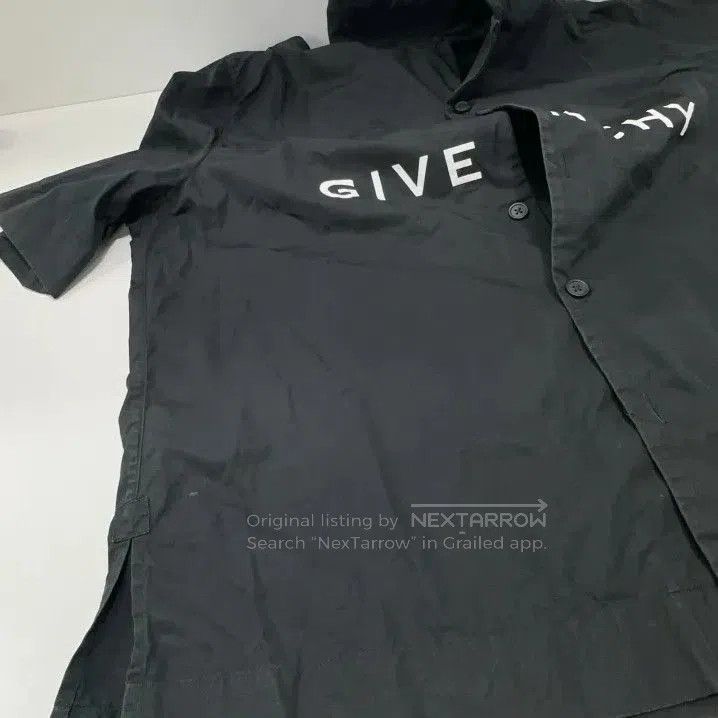 Givenchy Givenchy SS23 Logo Print Short Sleeve Shirt. Size US XS / EU 42 / 0 - 2 Thumbnail