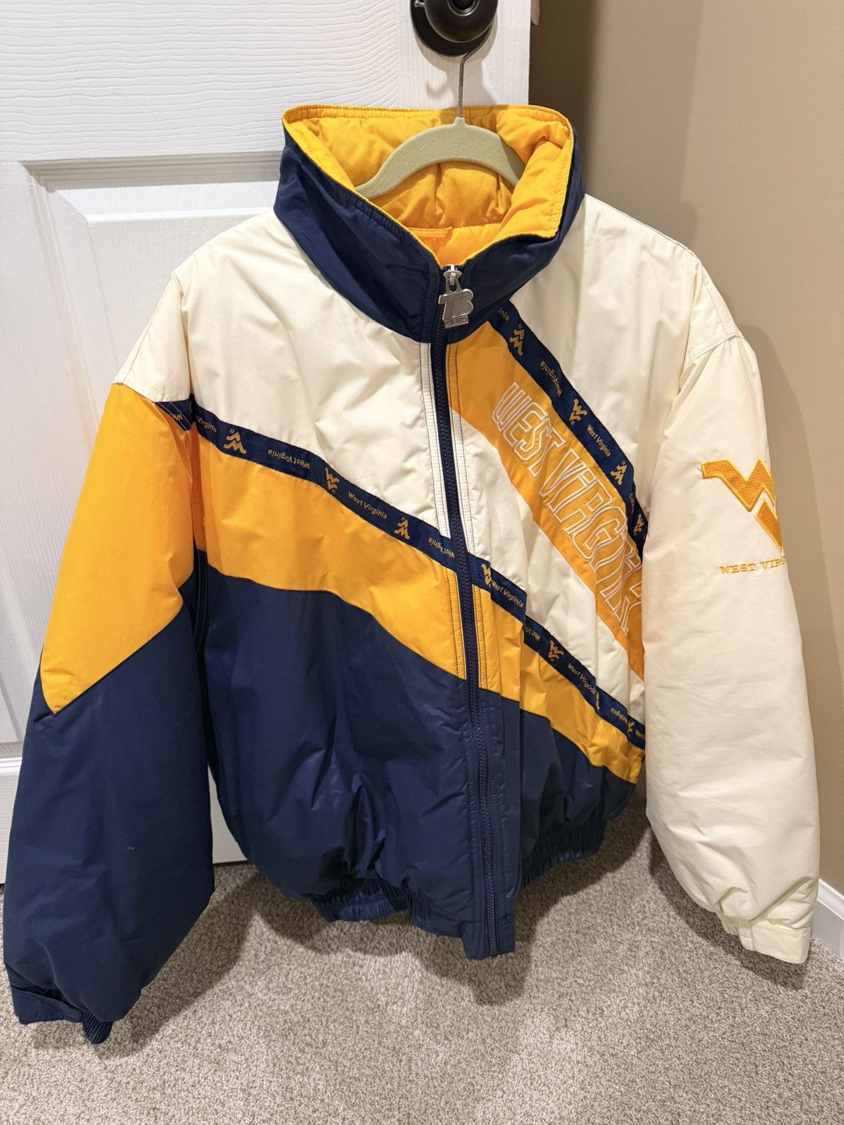 Other Vintage 80s West Virginia Mountaineers Puffer Jacket WVU Size US L / EU 52-54 / 3 - 3 Thumbnail