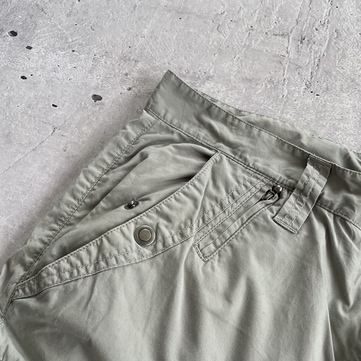 Armani Exchange × Japanese Brand 🔥RARE🔥Pocket Cargo pants Armani Exchange y2k multipocket Size US 30 / EU 46 - 7 Thumbnail