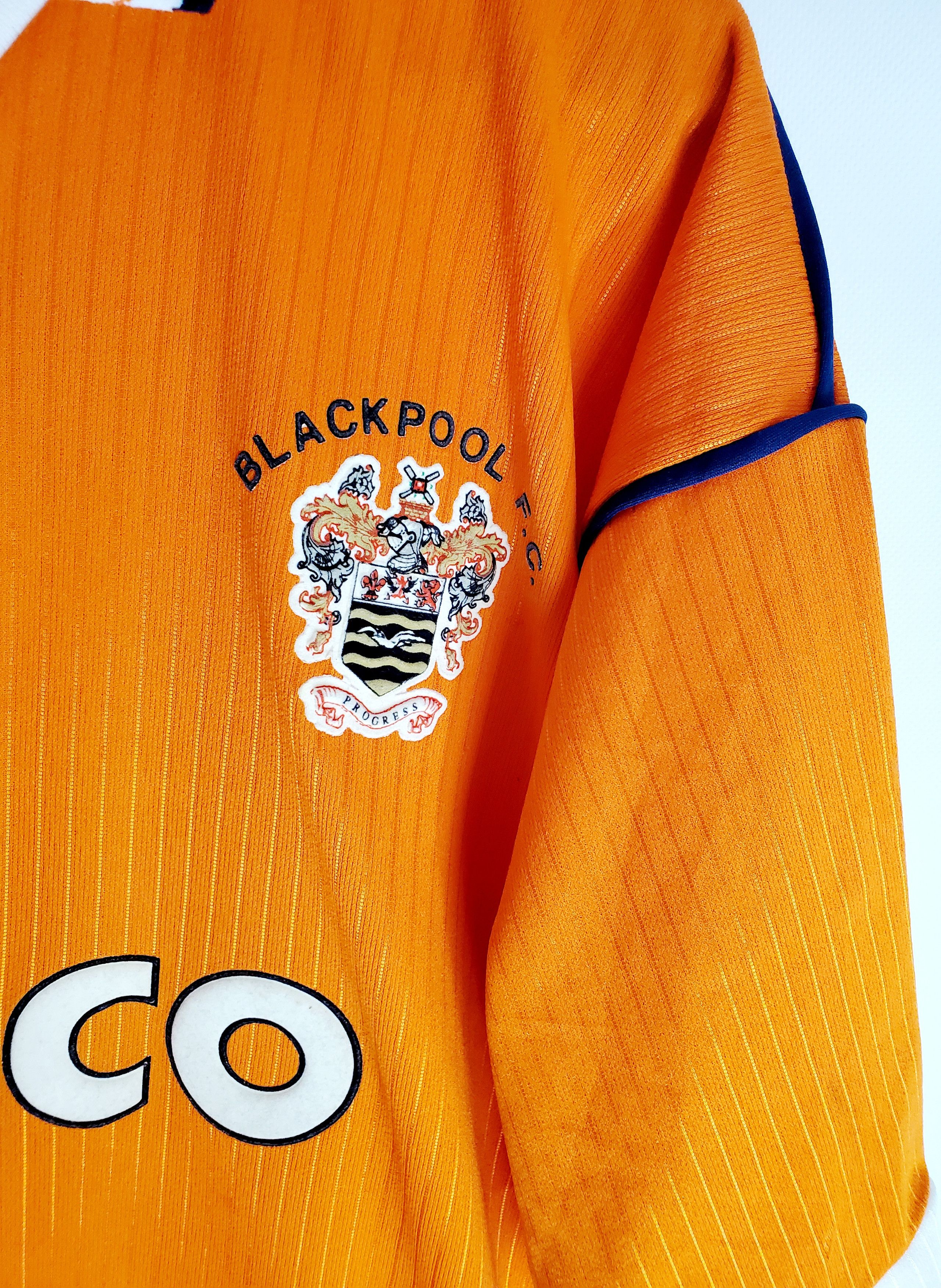 Vintage Vintage 1993/94 Blackpool Home jersey Gary Briggs # 10 L Size US L / EU 52-54 / 3 - 5 Thumbnail