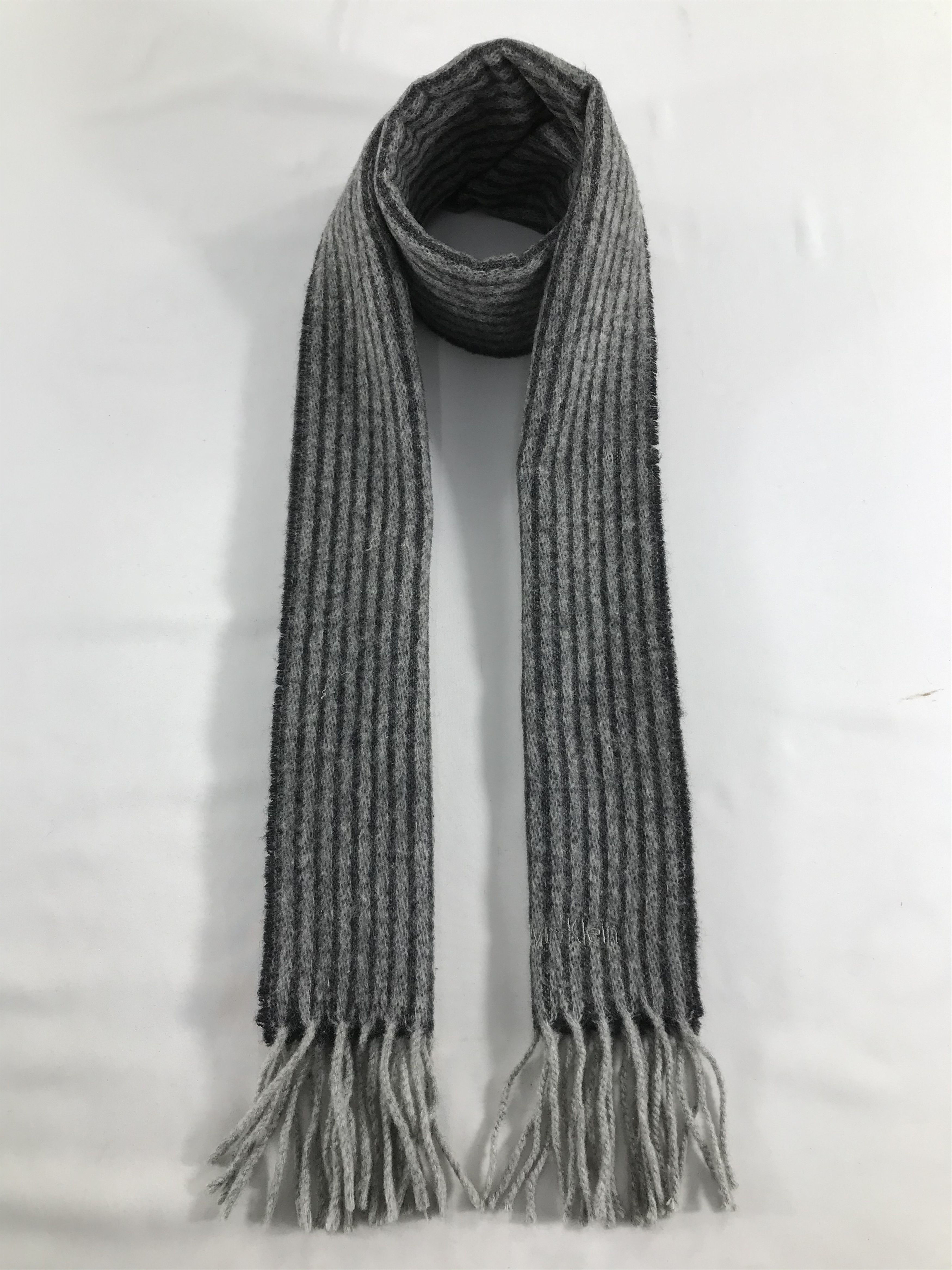 Calvin Klein Calvin Klein Wool Muffler Scarf V559 Size ONE SIZE - 1 Thumbnail